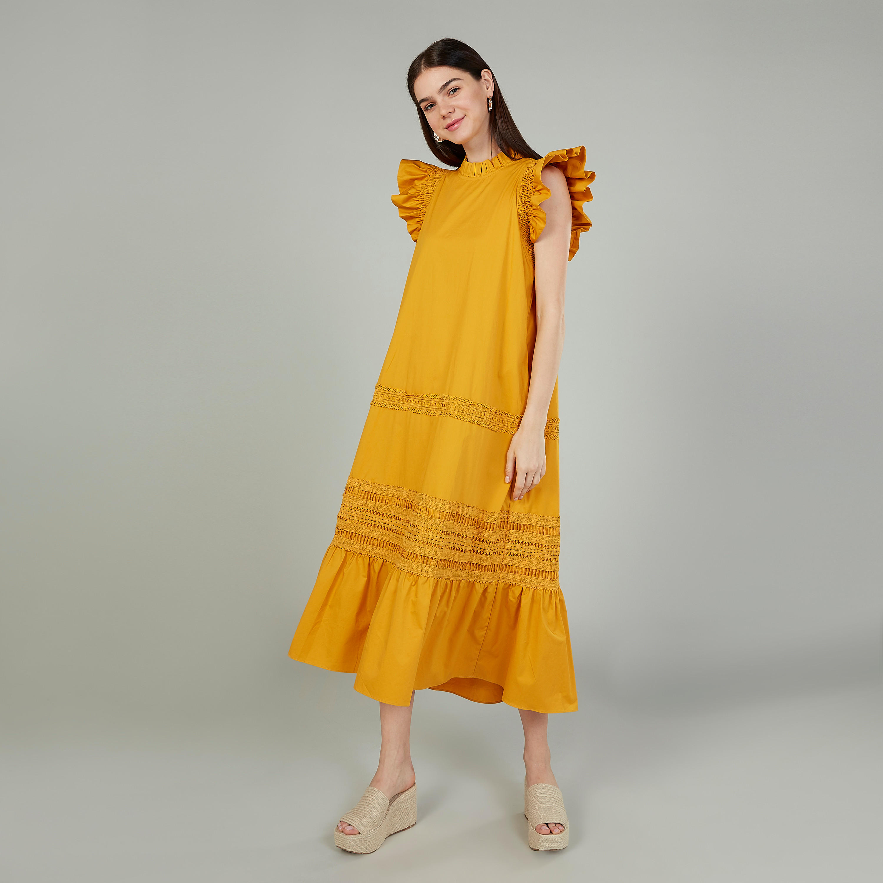 فستان إيه لاين متوسط الطول بتفاصيل دانتيل بأكمام كاب من أيكونيك-women-clothing-dresses-image-2