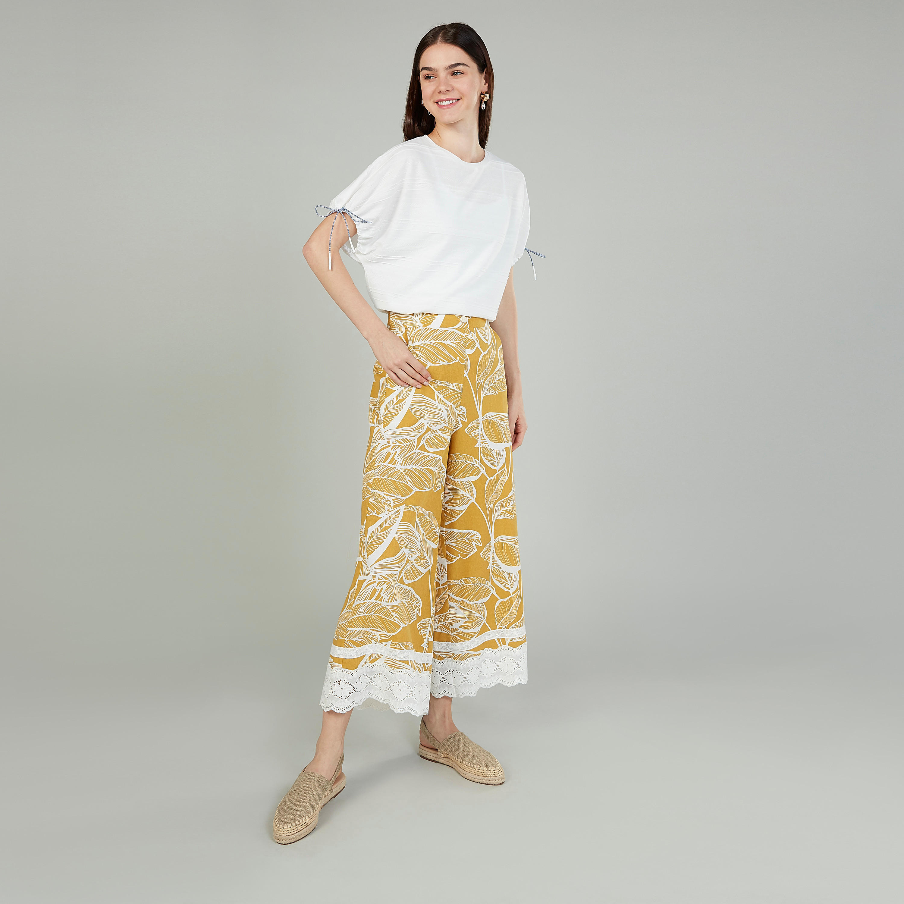 تيشيرت بارز الملمس بياقة مستديرة وأكمام متصلة من آيكونيك-women-clothing-tshirts-image-2