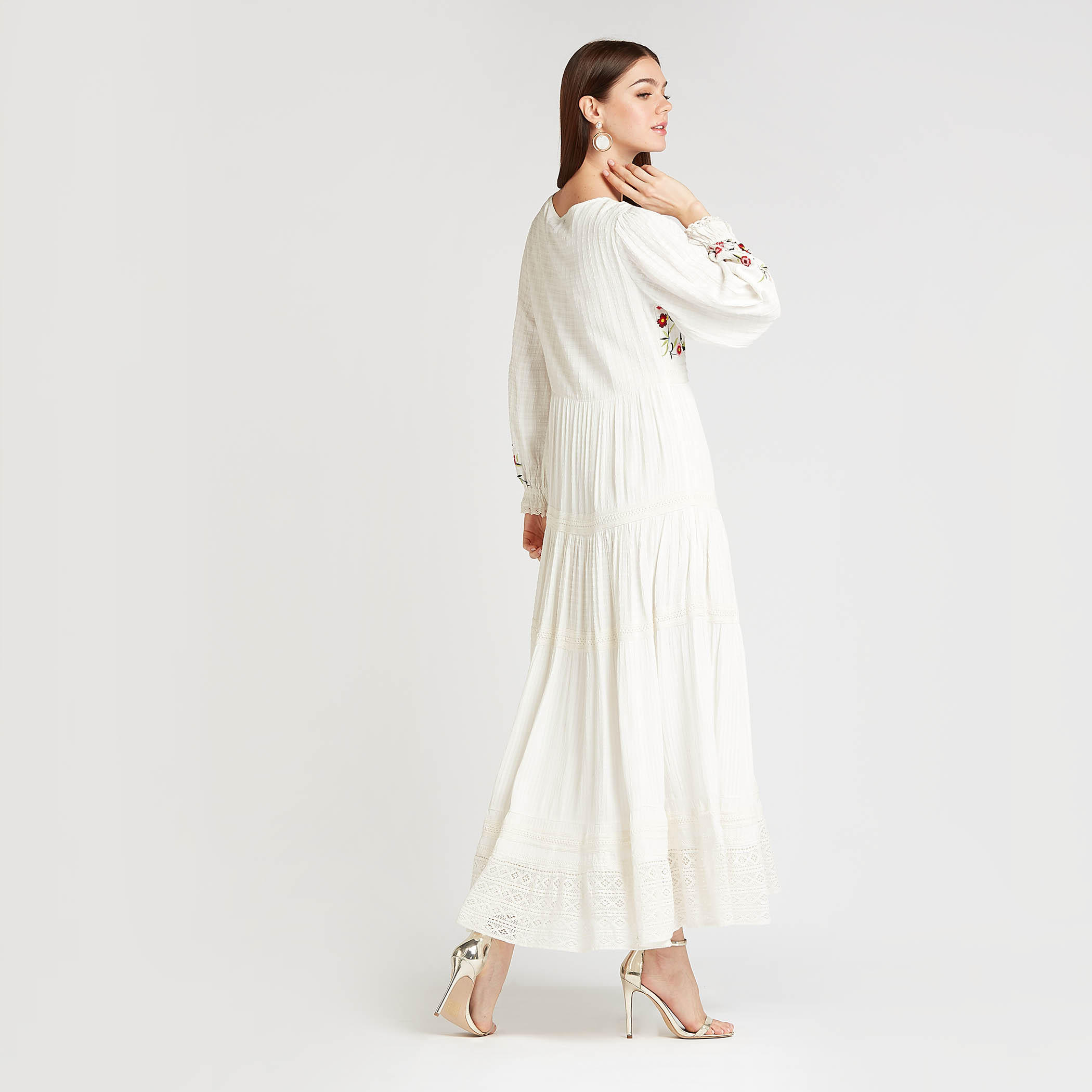 فستان إيه لاين طويل مطرز بياقة V وأكمام واسعة من آيكونيك-women-clothing-dresses-image-3