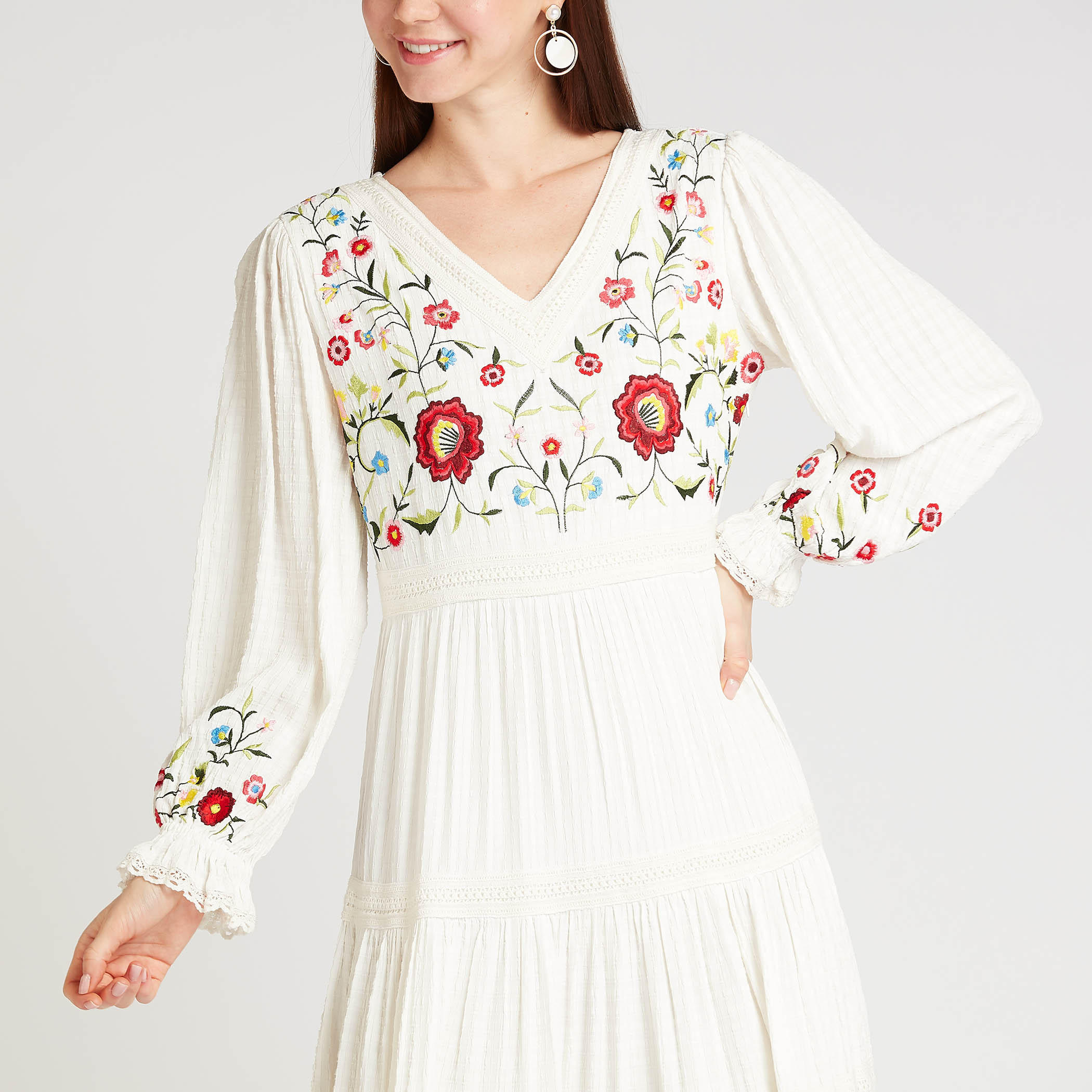 فستان إيه لاين طويل مطرز بياقة V وأكمام واسعة من آيكونيك-women-clothing-dresses-image-4