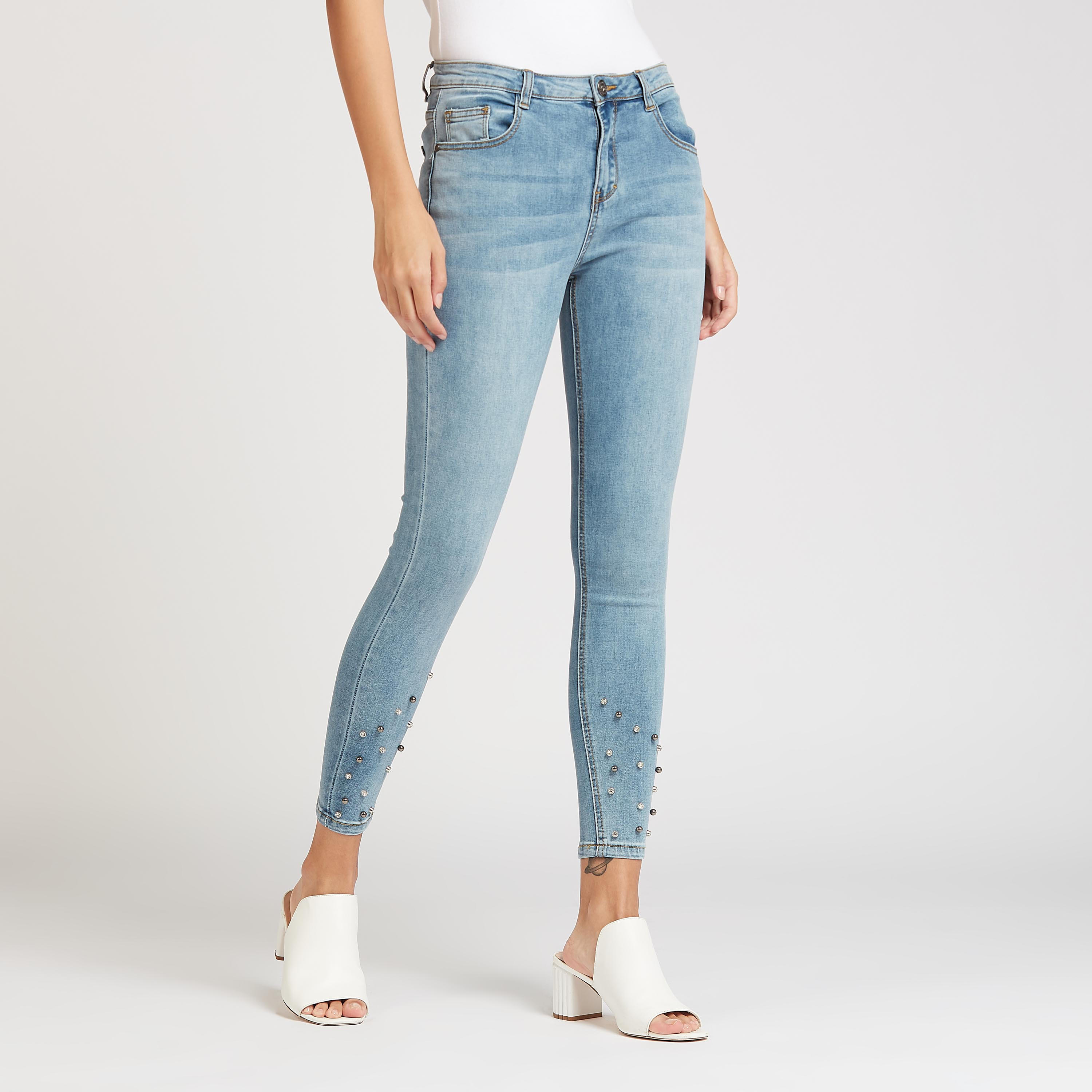 بنطلون جينز قصير مزيّن بخصر مرتفع وتفاصيل جيوب من آيكونيك-women-clothing-bottoms-jeans-image-1