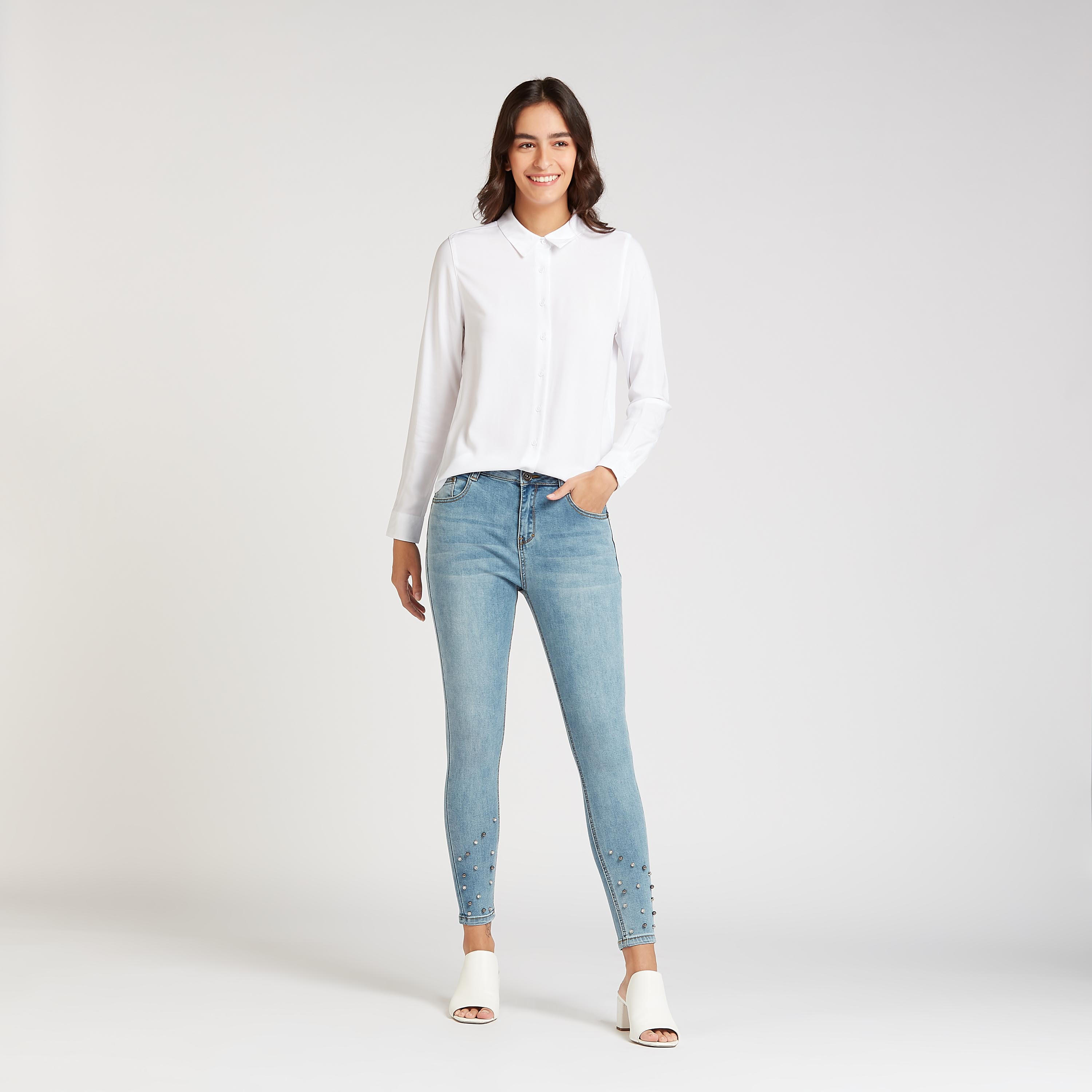 بنطلون جينز قصير مزيّن بخصر مرتفع وتفاصيل جيوب من آيكونيك-women-clothing-bottoms-jeans-image-2