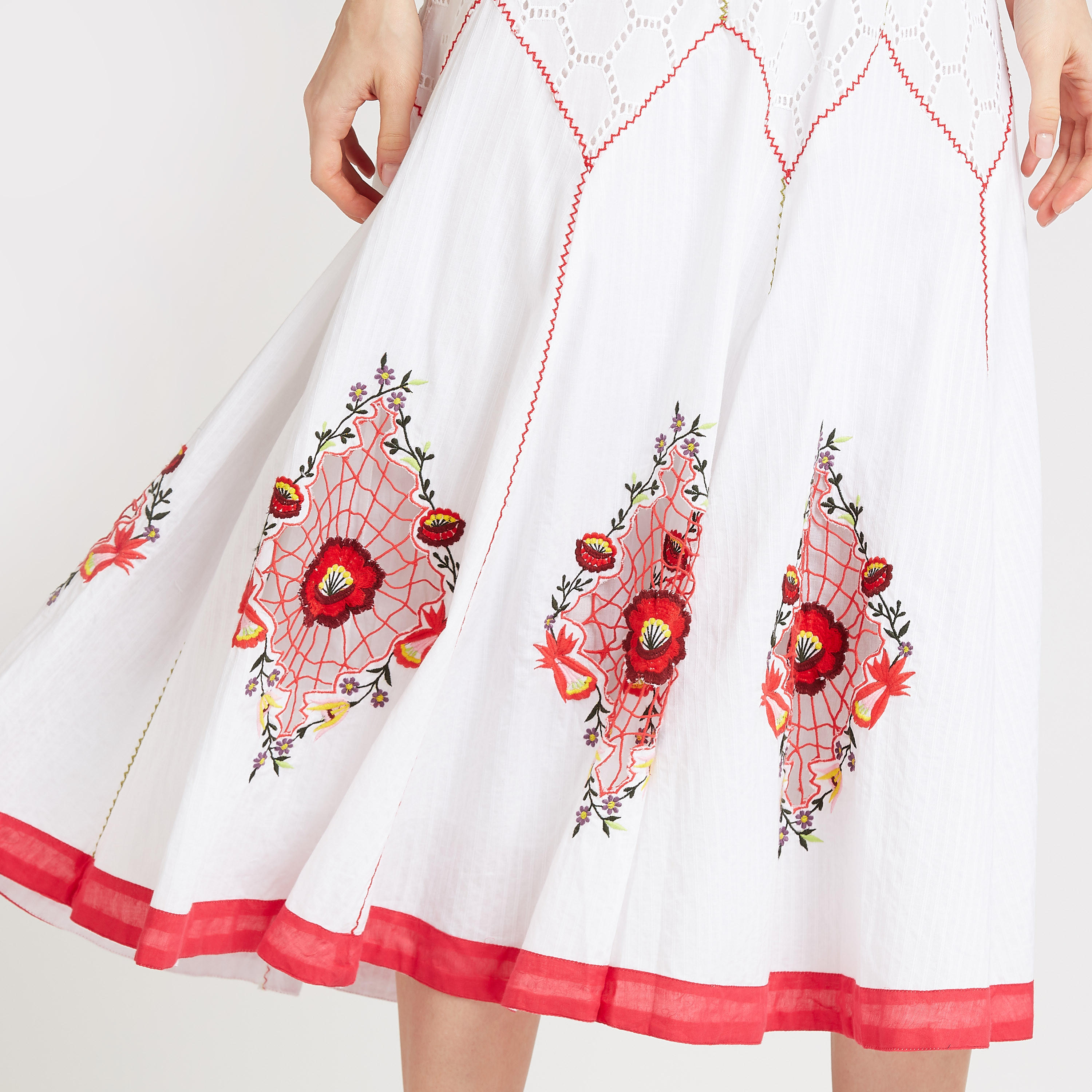 تنورة ميدي ايه لاين مطرّزة بخصر مطّاطي من آيكونيك-women-clothing-bottoms-skirts-image-3