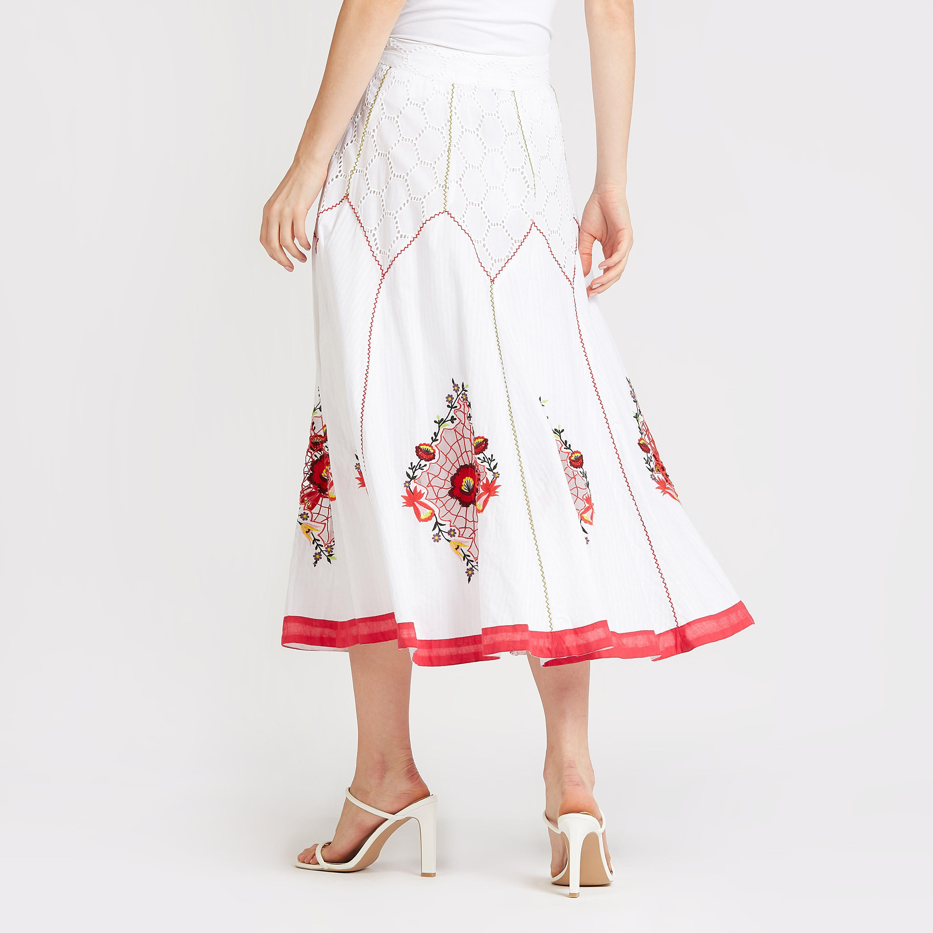 تنورة ميدي ايه لاين مطرّزة بخصر مطّاطي من آيكونيك-women-clothing-bottoms-skirts-image-4