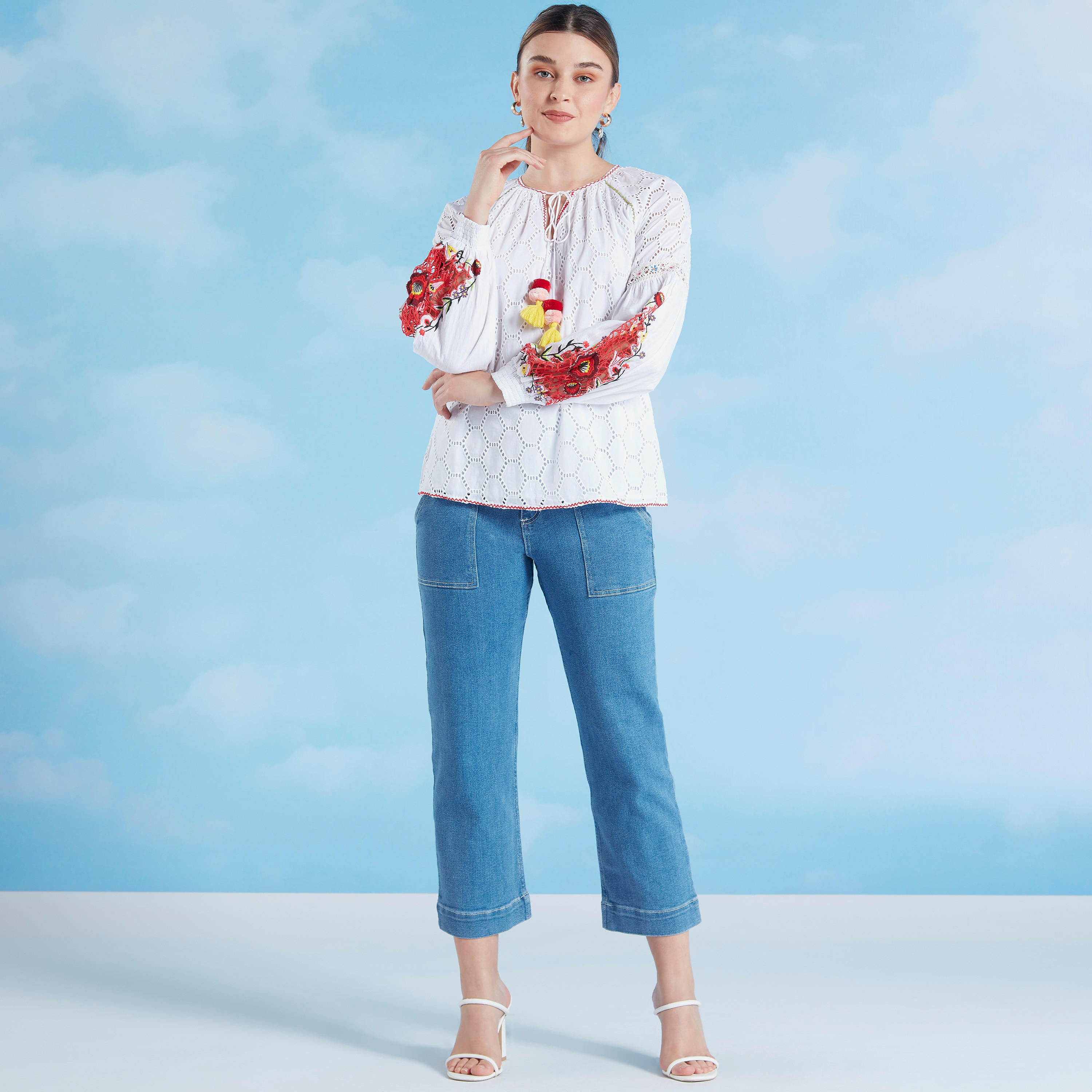 بلوزة مطرّزة بأكمام مغايرة وأربطة من آيكونيك-women-clothing-shirtsandblouses-blouses-image-2