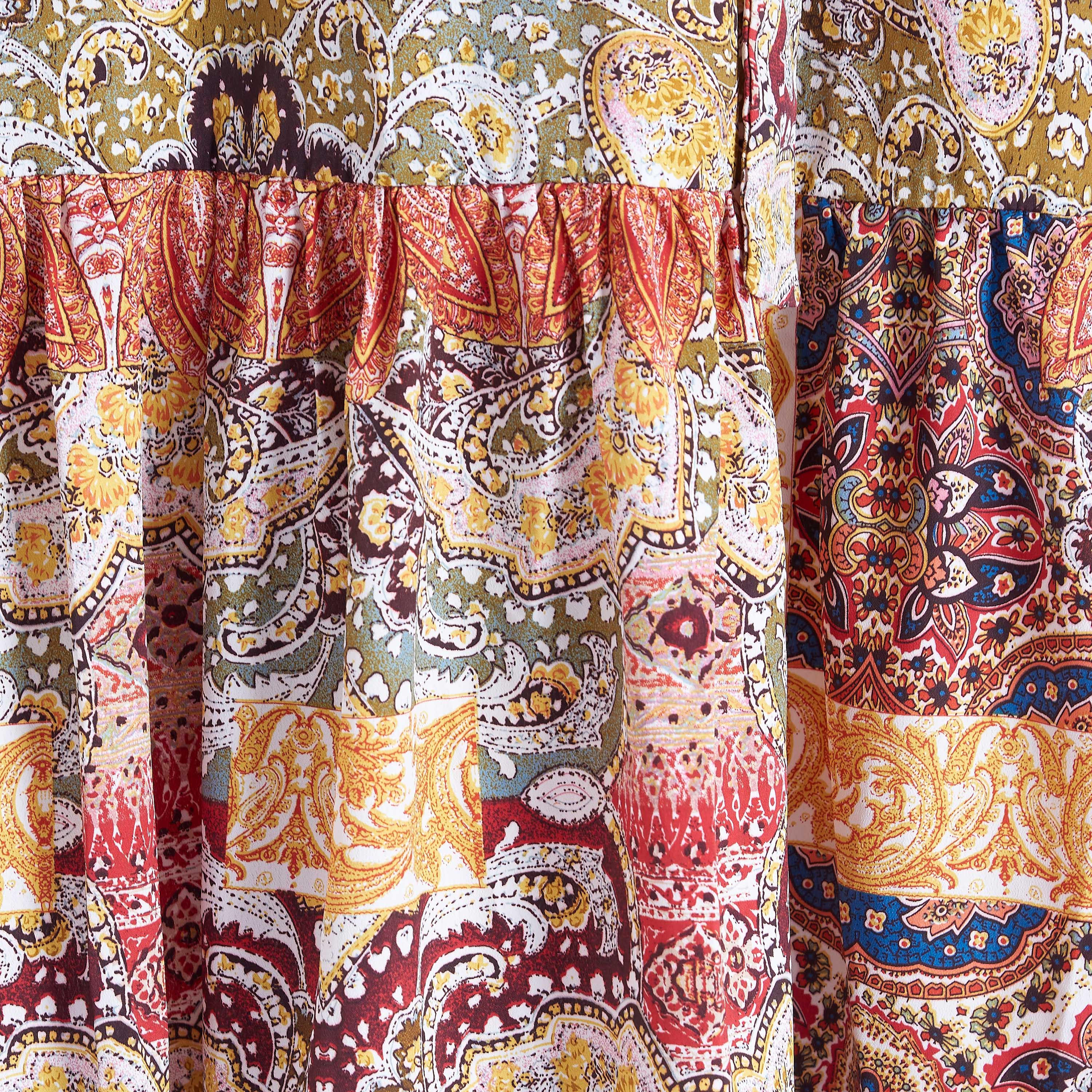 فستان واسع بطبعات وياقة عنق وأكمام واسعة-women-clothing-dresses-image-5