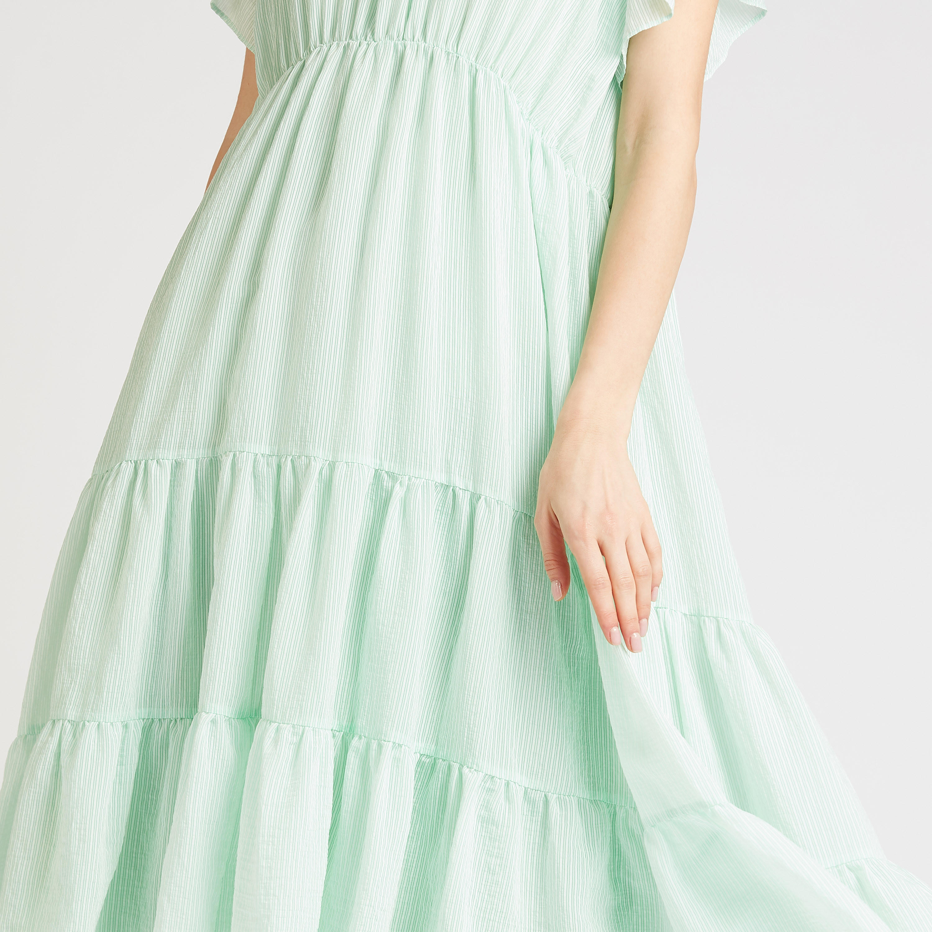 فستان ميدي بارز الملمس بأكمام كاب وحواف غير مستوية من آيكونيك-women-clothing-dresses-image-3
