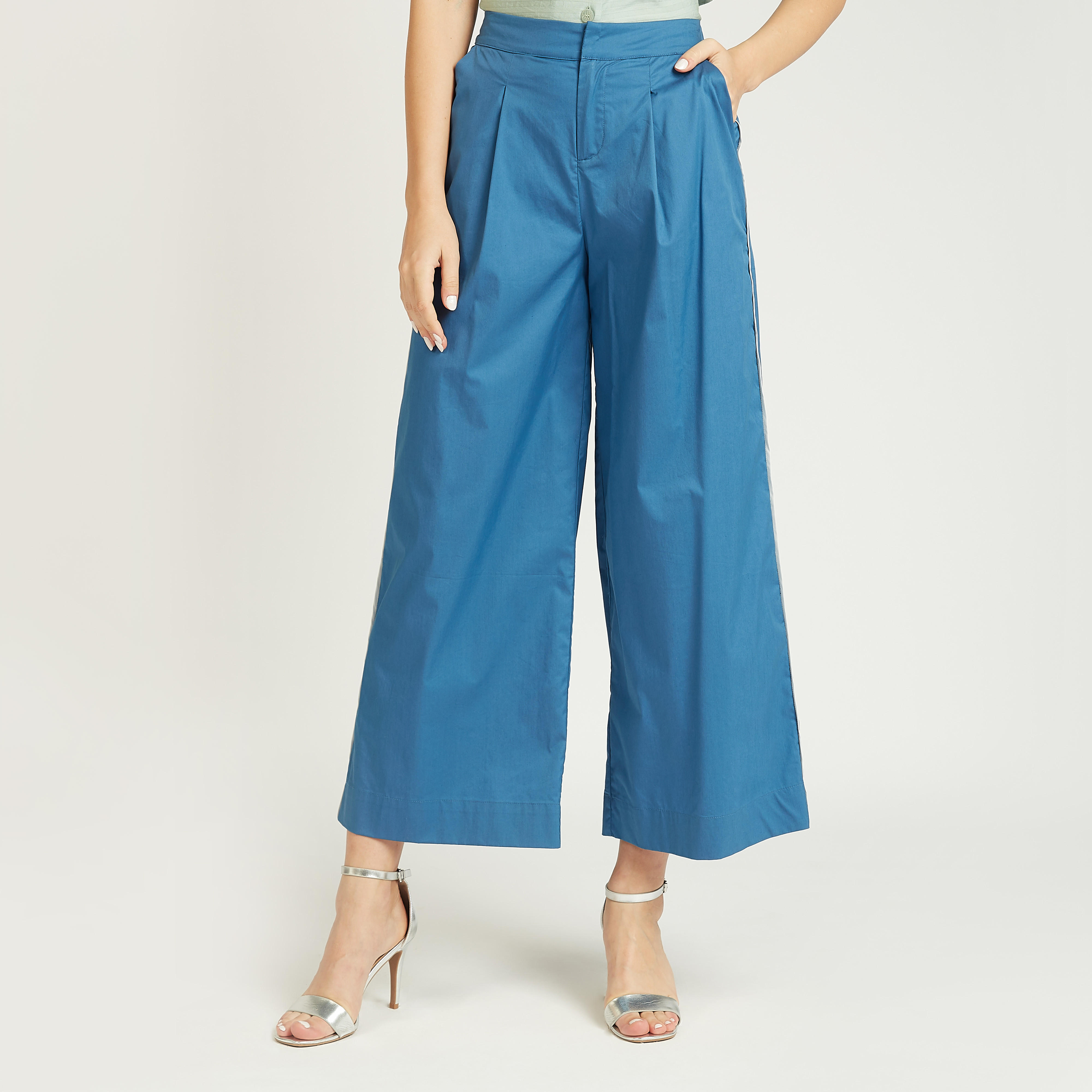 بنطلون قصيرسادة بقصة واسعة بخصر مرتفع وجيوب من آيكونيك-women-clothing-bottoms-trousers-image-4