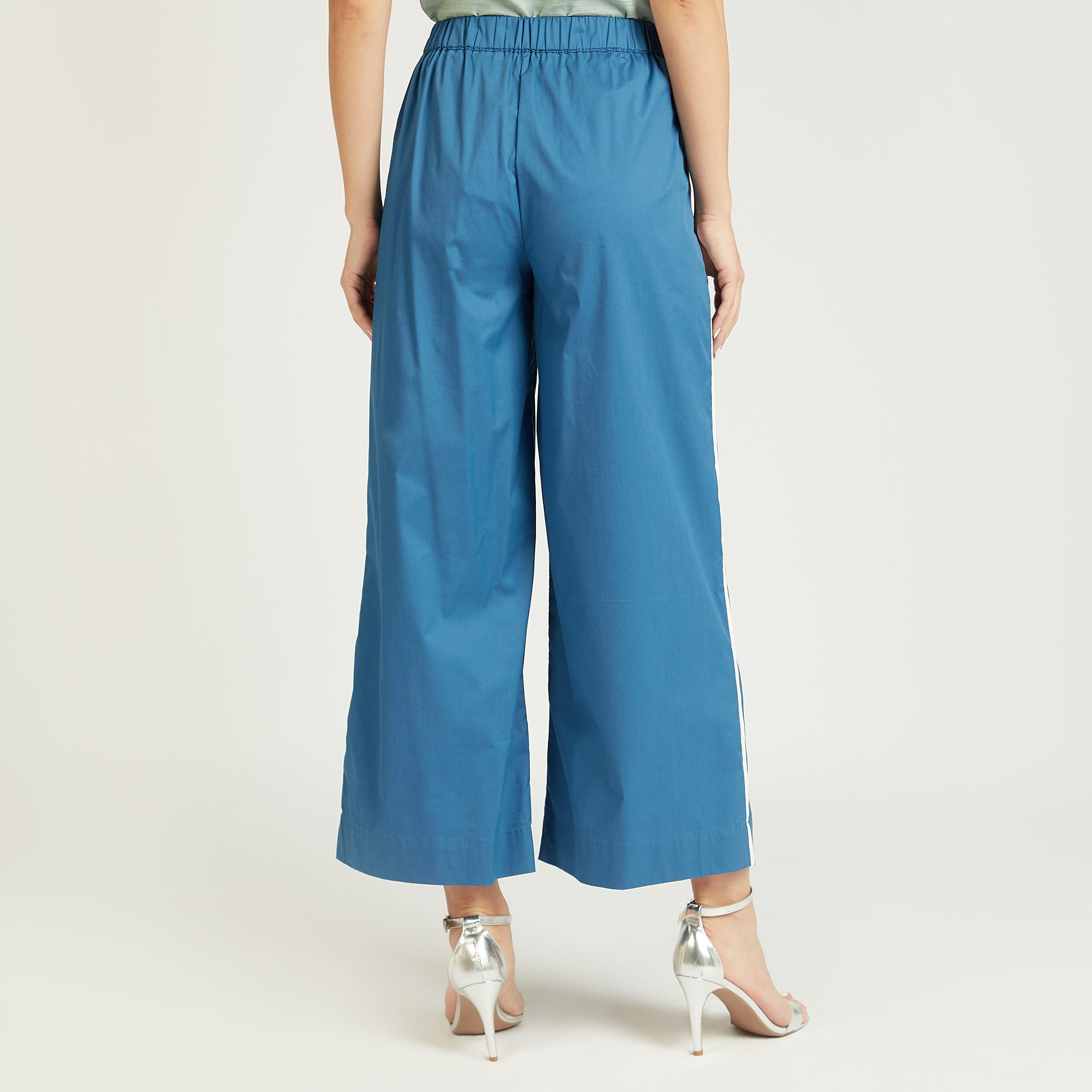 بنطلون قصيرسادة بقصة واسعة بخصر مرتفع وجيوب من آيكونيك-women-clothing-bottoms-trousers-image-1