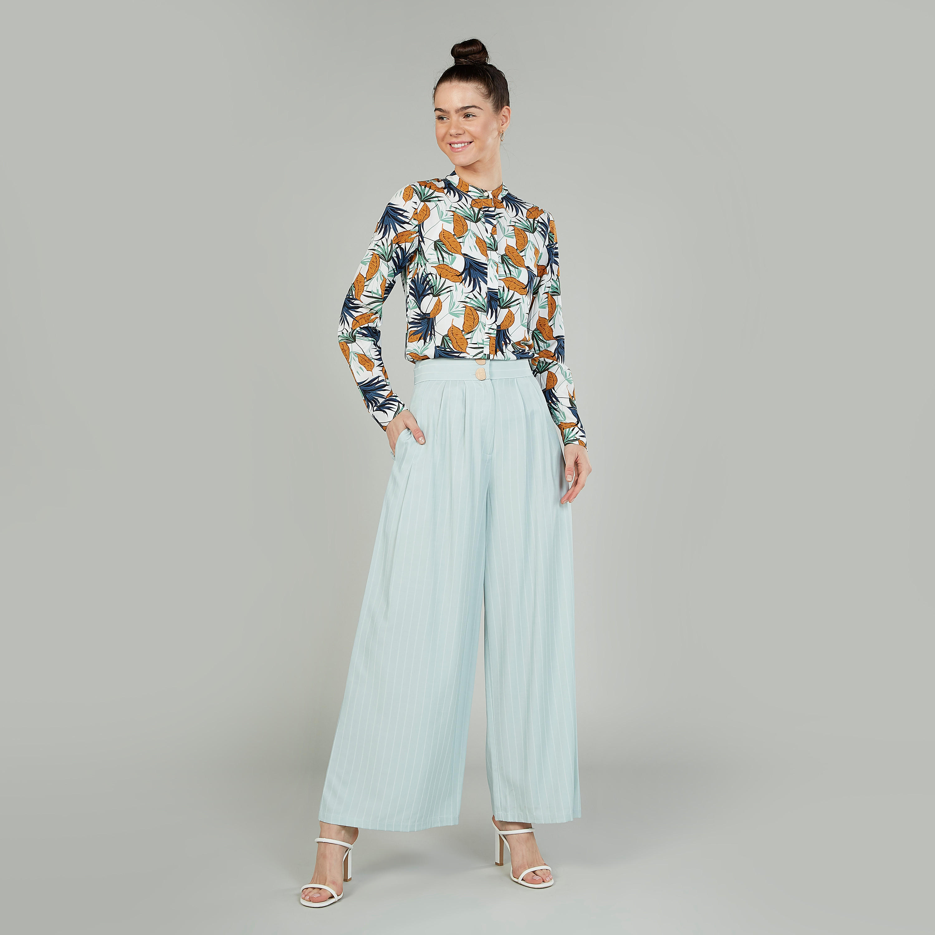 بنطلون بلازو مخطط بتفاصيل جيوب من آيكونيك-women-clothing-bottoms-trousers-image-2