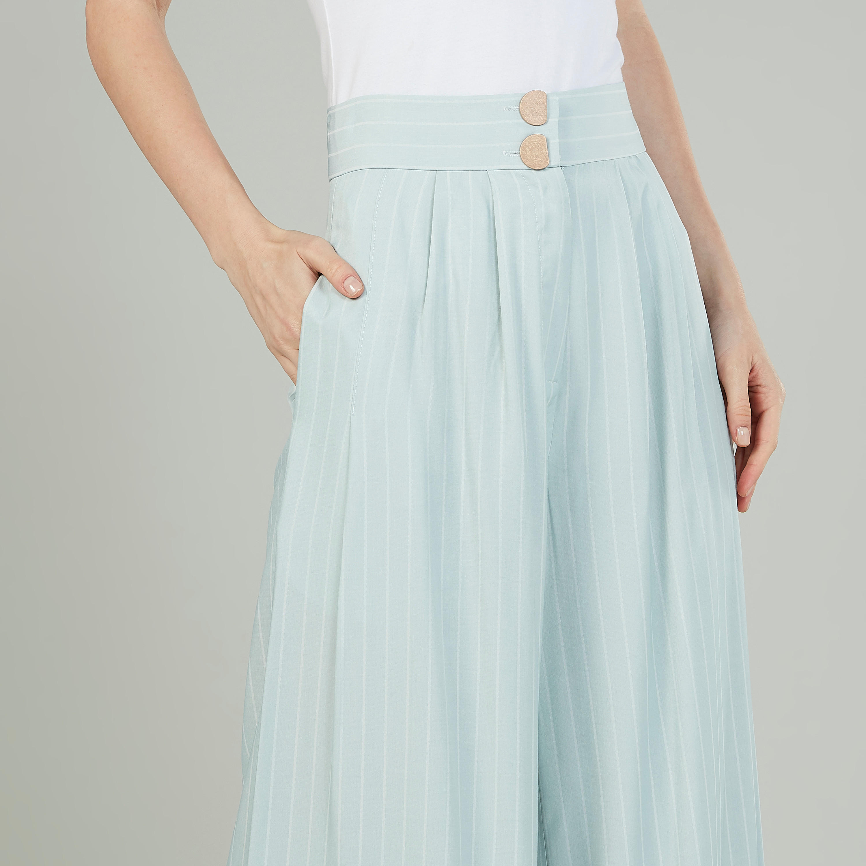 بنطلون بلازو مخطط بتفاصيل جيوب من آيكونيك-women-clothing-bottoms-trousers-image-3