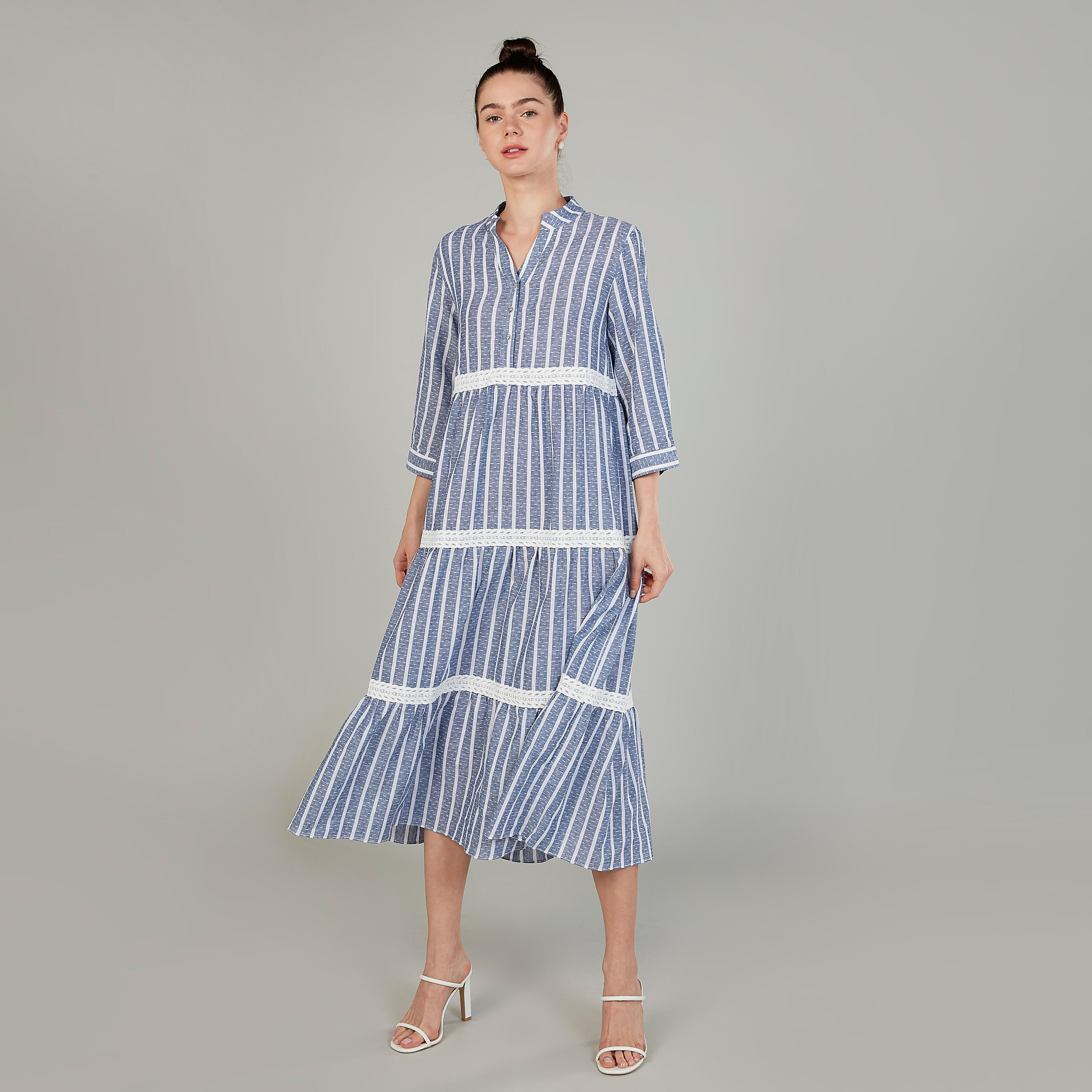 فستان إيه لاين ميدي مخطّط بياقة v وأكمام 3/4 من آيكونيك-women-clothing-dresses-image-1