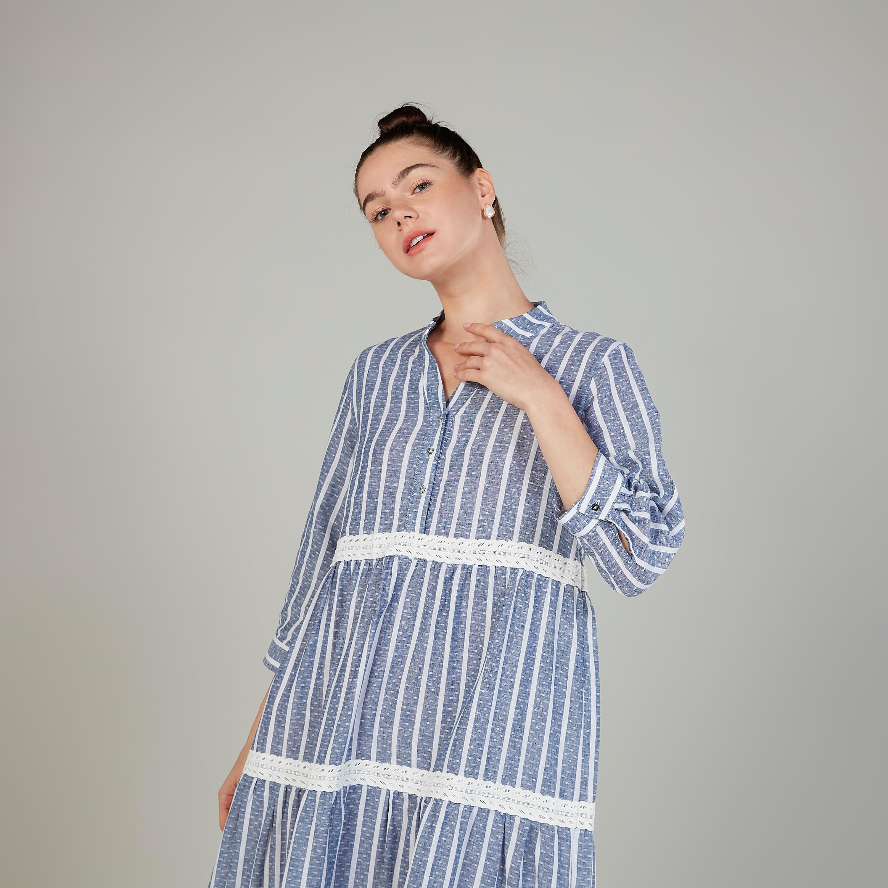 فستان إيه لاين ميدي مخطّط بياقة v وأكمام 3/4 من آيكونيك-women-clothing-dresses-image-3
