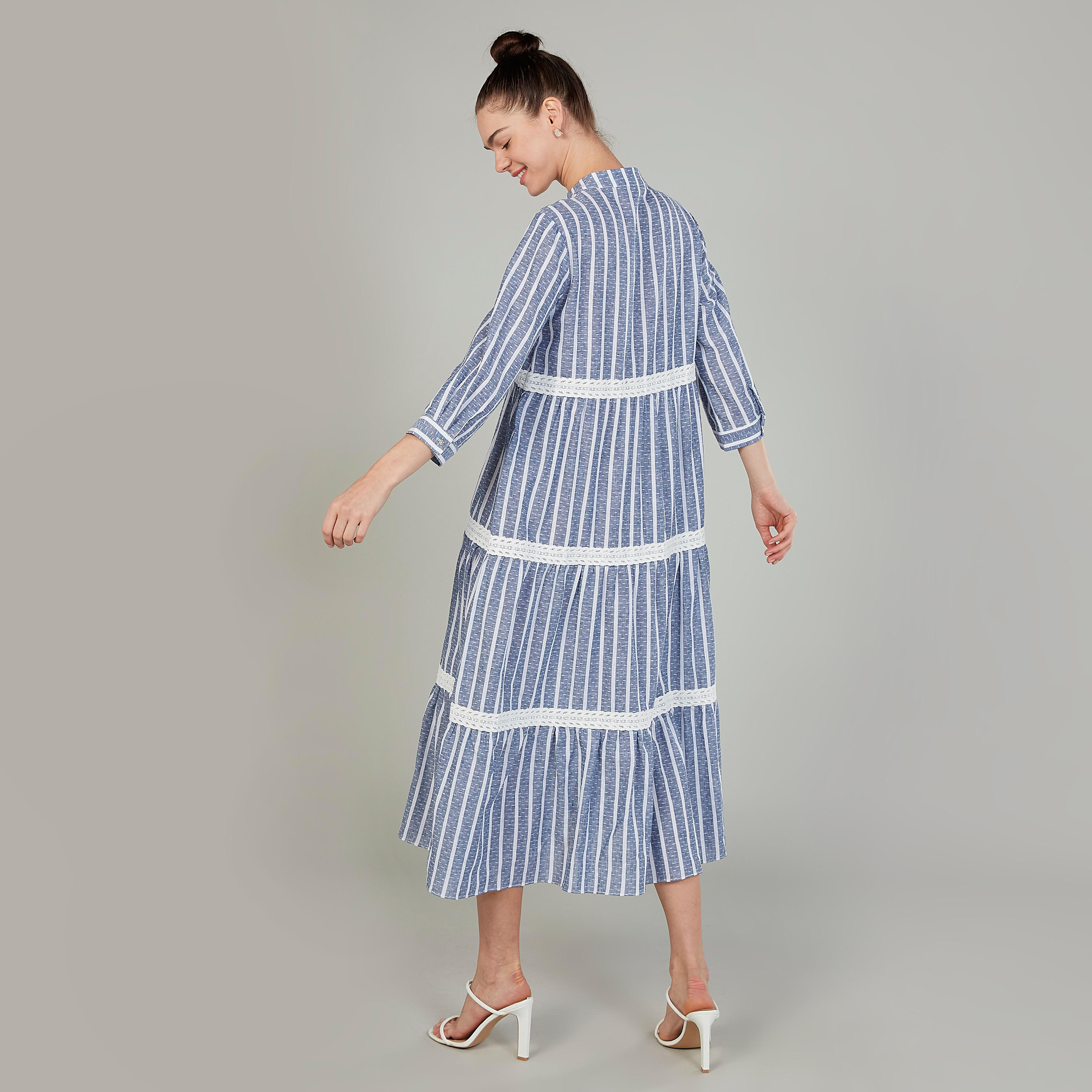 فستان إيه لاين ميدي مخطّط بياقة v وأكمام 3/4 من آيكونيك-women-clothing-dresses-image-4