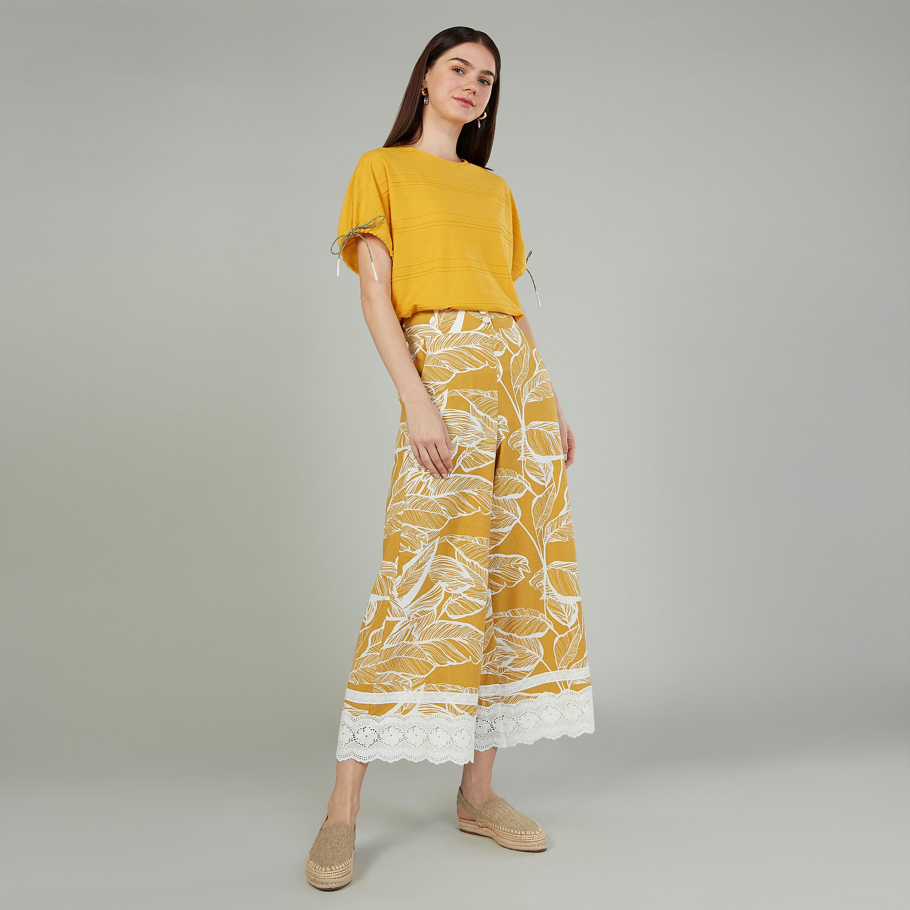 تيشيرت بارز الملمس بياقة مستديرة وأكمام متصلة من آيكونيك-women-clothing-tshirts-image-6