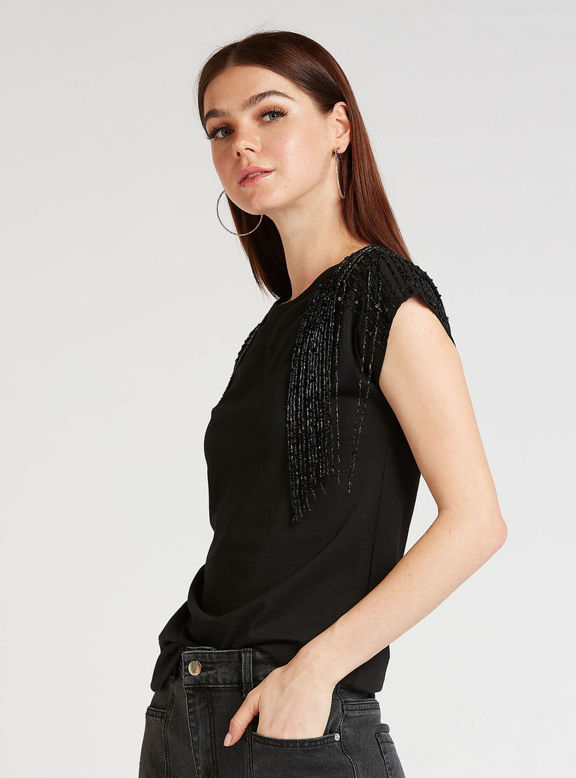 تيشيرت مزيّن بياقة مستديرة وأكمام قصيرة من آيكونيك-women-clothing-tshirts-image-4