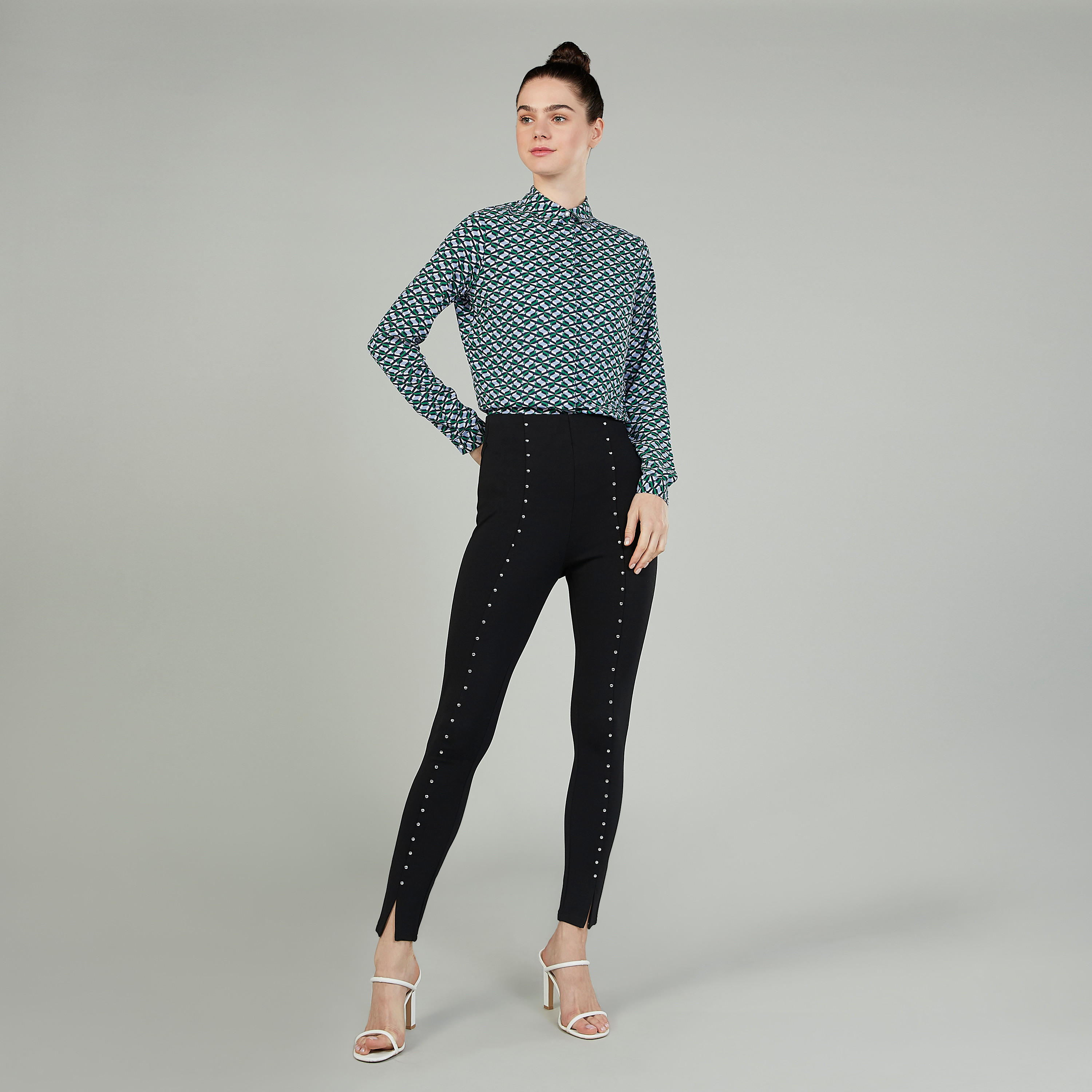 بنطلون ليقنز بخصر مطّاطي متوسط الإرتفاع وتفاصيل لؤلؤ من أيكونيك-women-clothing-bottoms-leggings-image-2