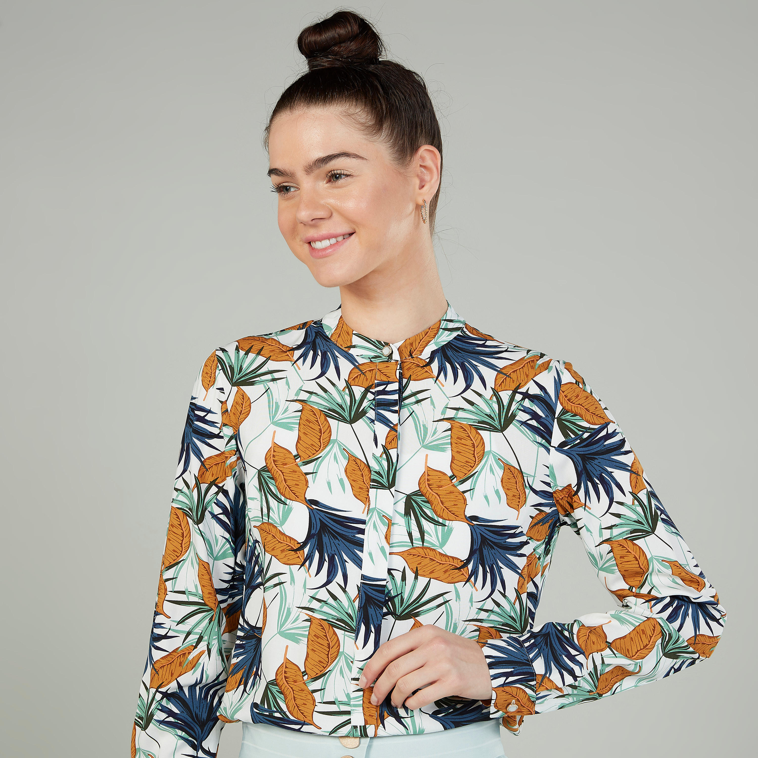 بلوزة طويلة بياقة ماندارين وطبعات زهرية من آيكونيك-women-clothing-shirtsandblouses-blouses-image-3