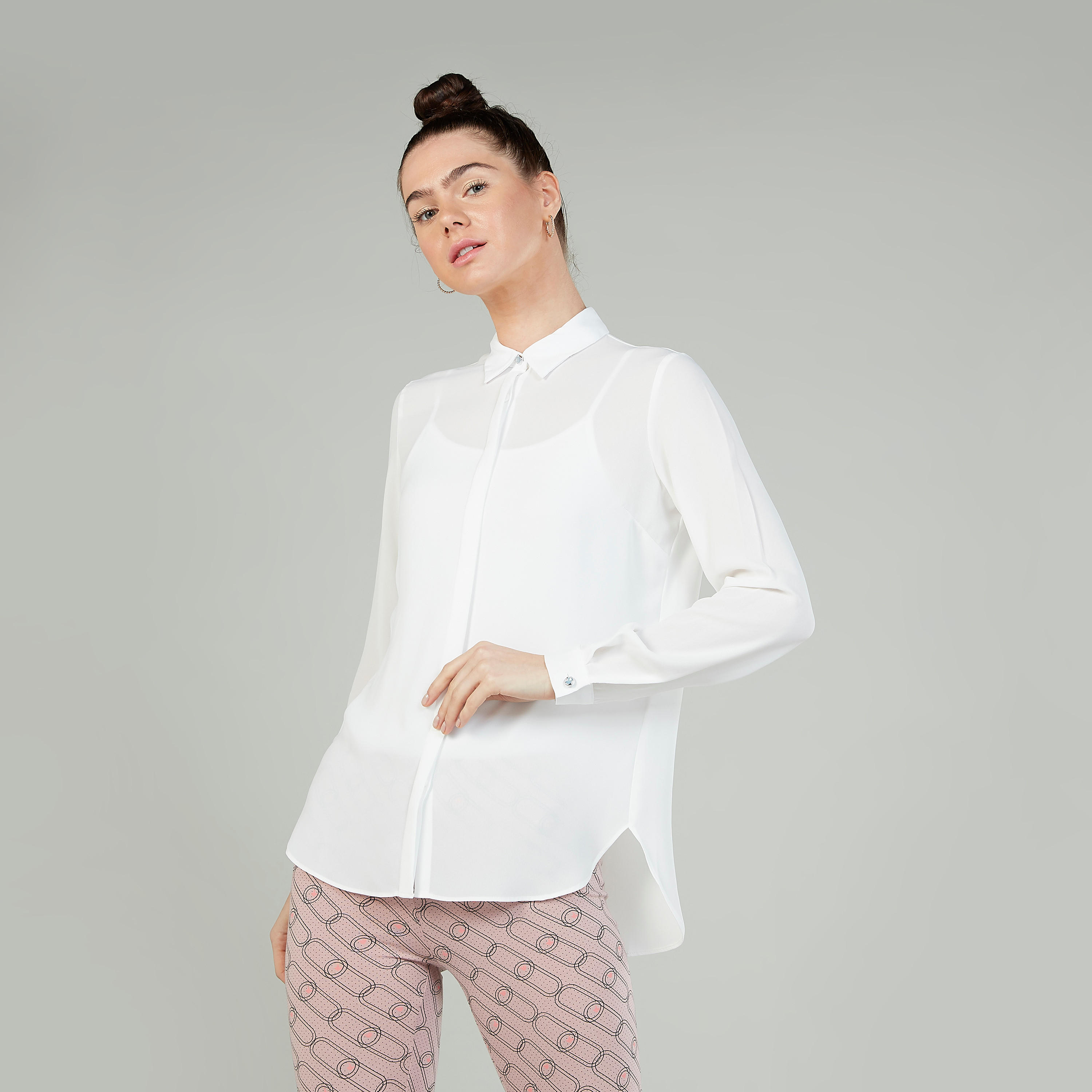 بلوزة طويلة سادة بياقة ماندارين وأكمام طويلة من آيكونيك-women-clothing-shirtsandblouses-blouses-image-1