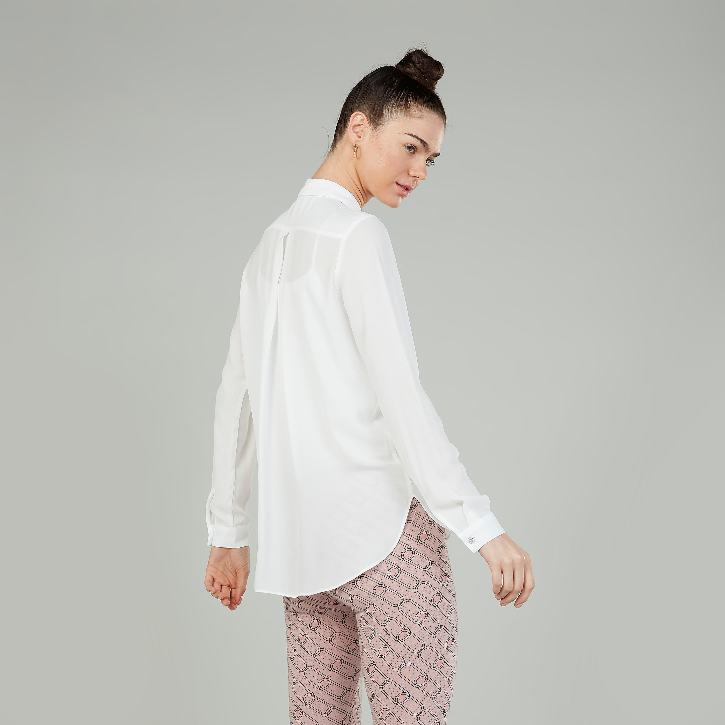 بلوزة طويلة سادة بياقة ماندارين وأكمام طويلة من آيكونيك-women-clothing-shirtsandblouses-blouses-image-4