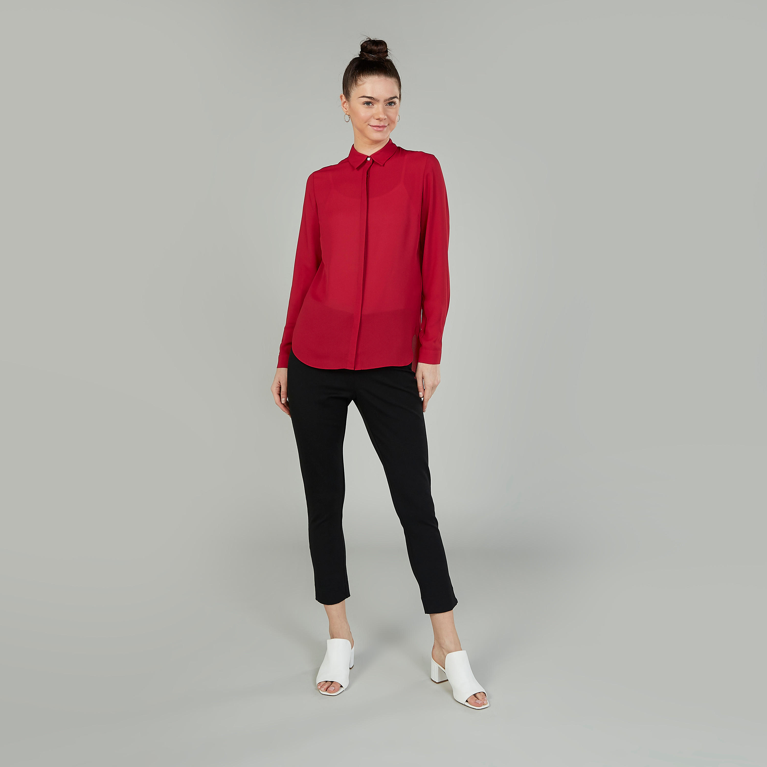 بلوزة سادة بياقة عاديّة وأكمام طويلة من آيكونيك-women-clothing-shirtsandblouses-blouses-image-2