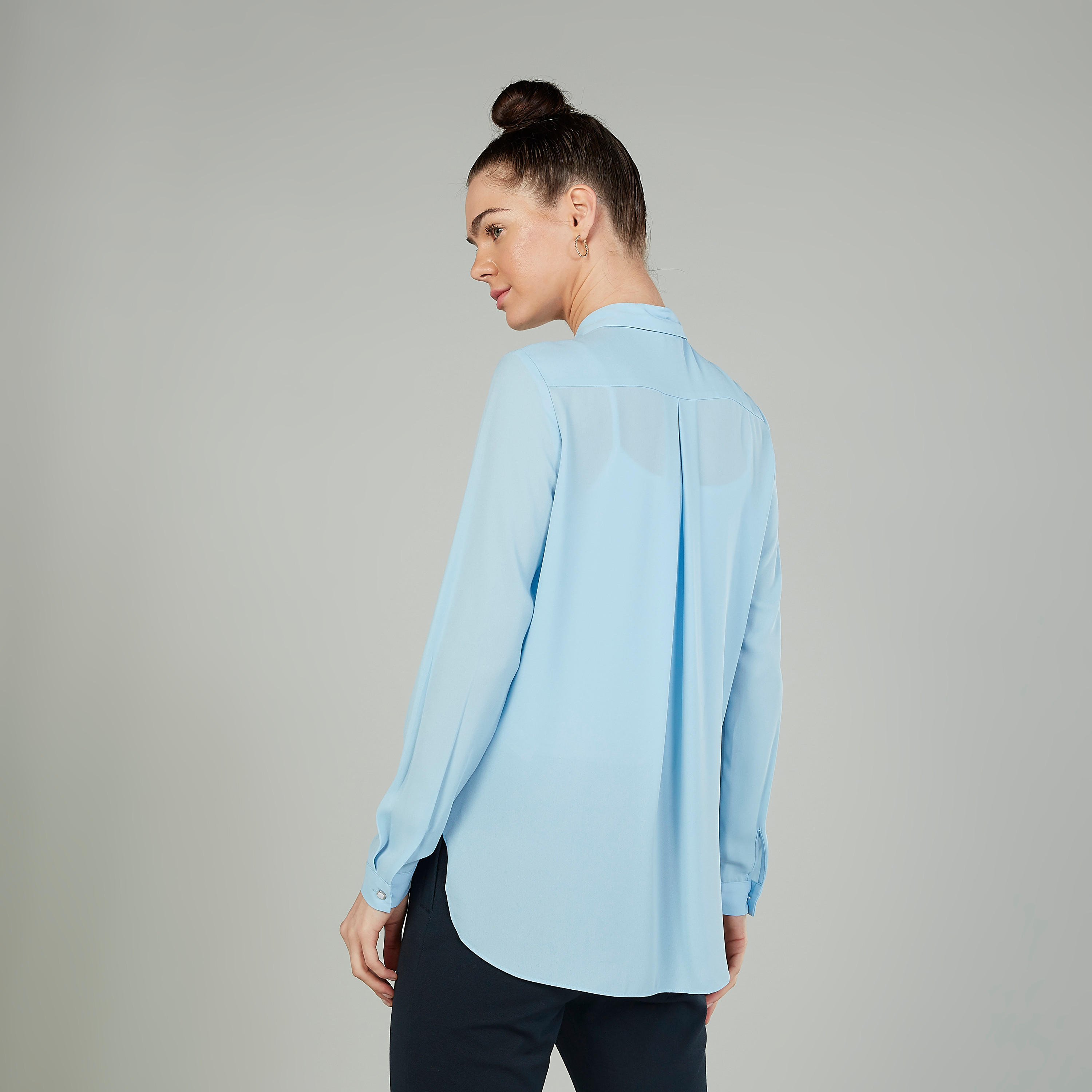 بلوزة سادة بياقة عاديّة وأكمام طويلة من آيكونيك-women-clothing-shirtsandblouses-blouses-image-4