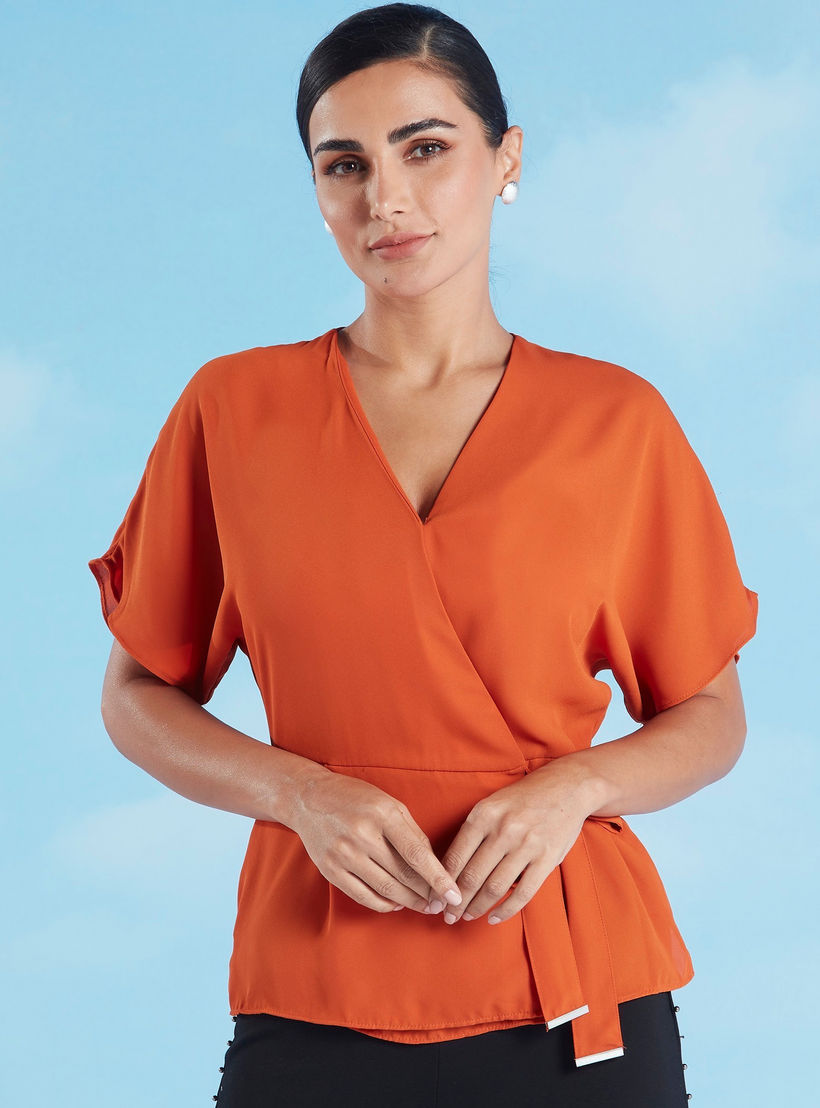 بلوزة سادة بياقة V وأربطة من آيكونيك-women-clothing-shirtsandblouses-blouses-image-4