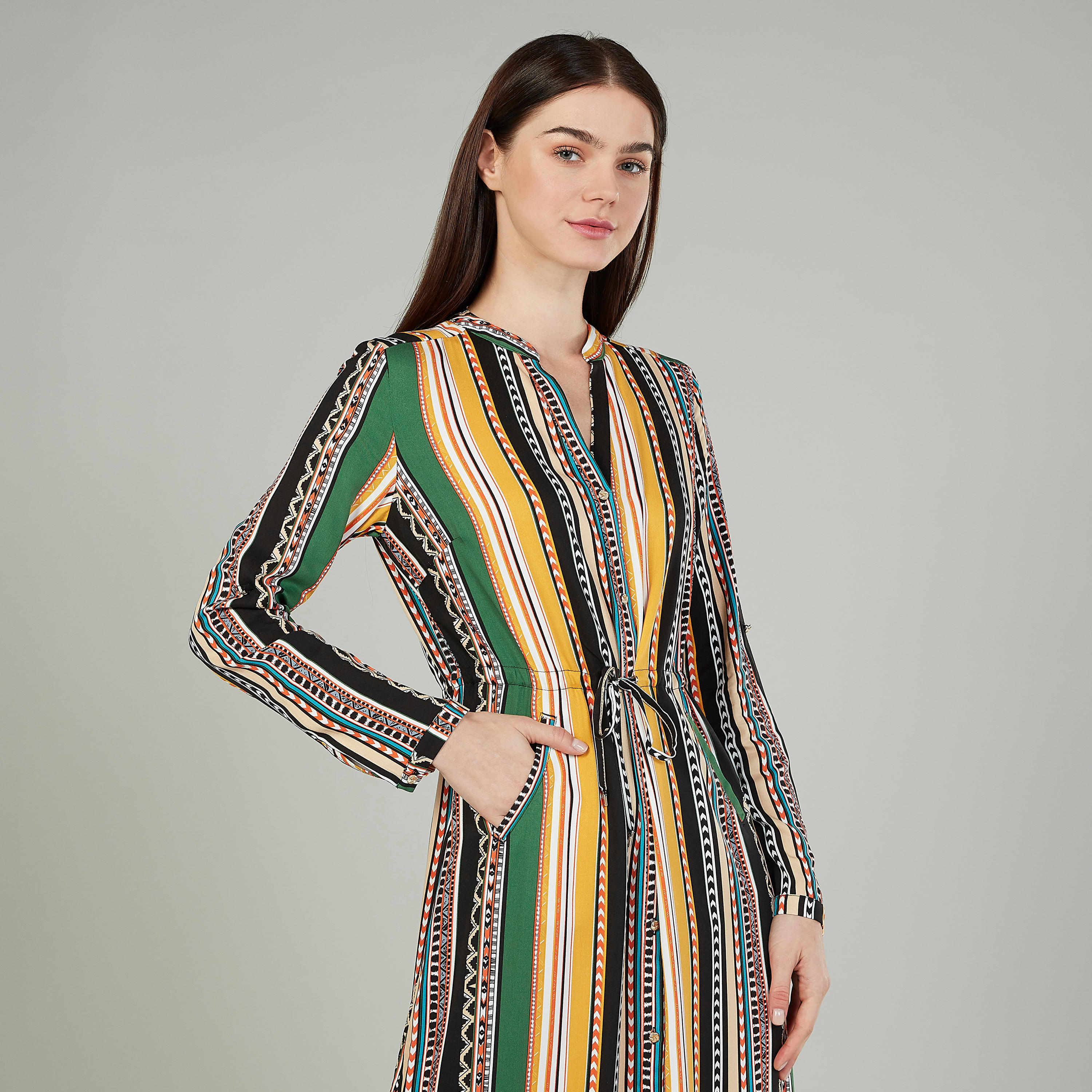 فستان قميص طويل بأكمام طويلة وجيوب وطبعات من آيكونيك-women-clothing-dresses-image-3