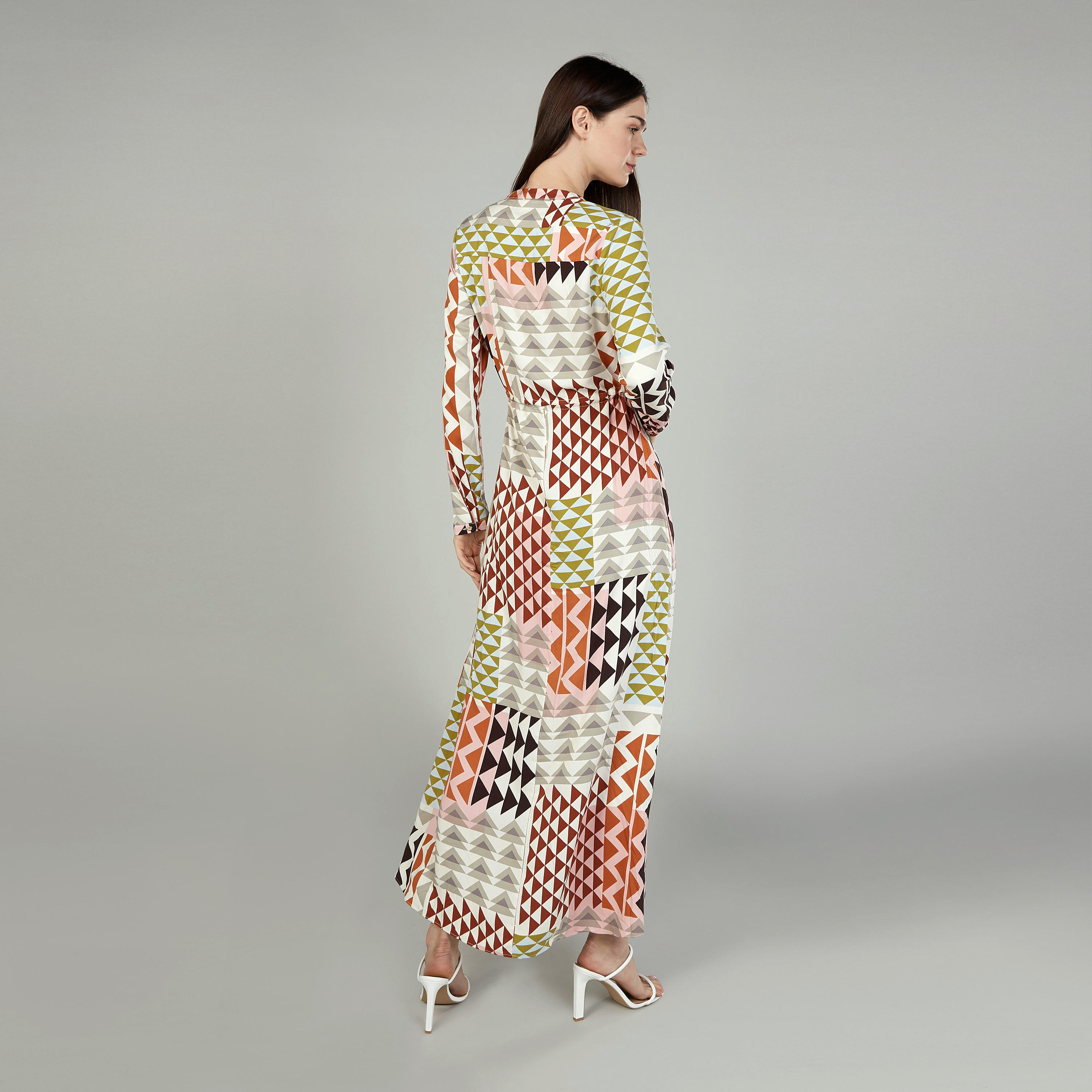 فستان قميص طويل بأكمام طويلة وجيوب وطبعات من آيكونيك-women-clothing-dresses-image-4