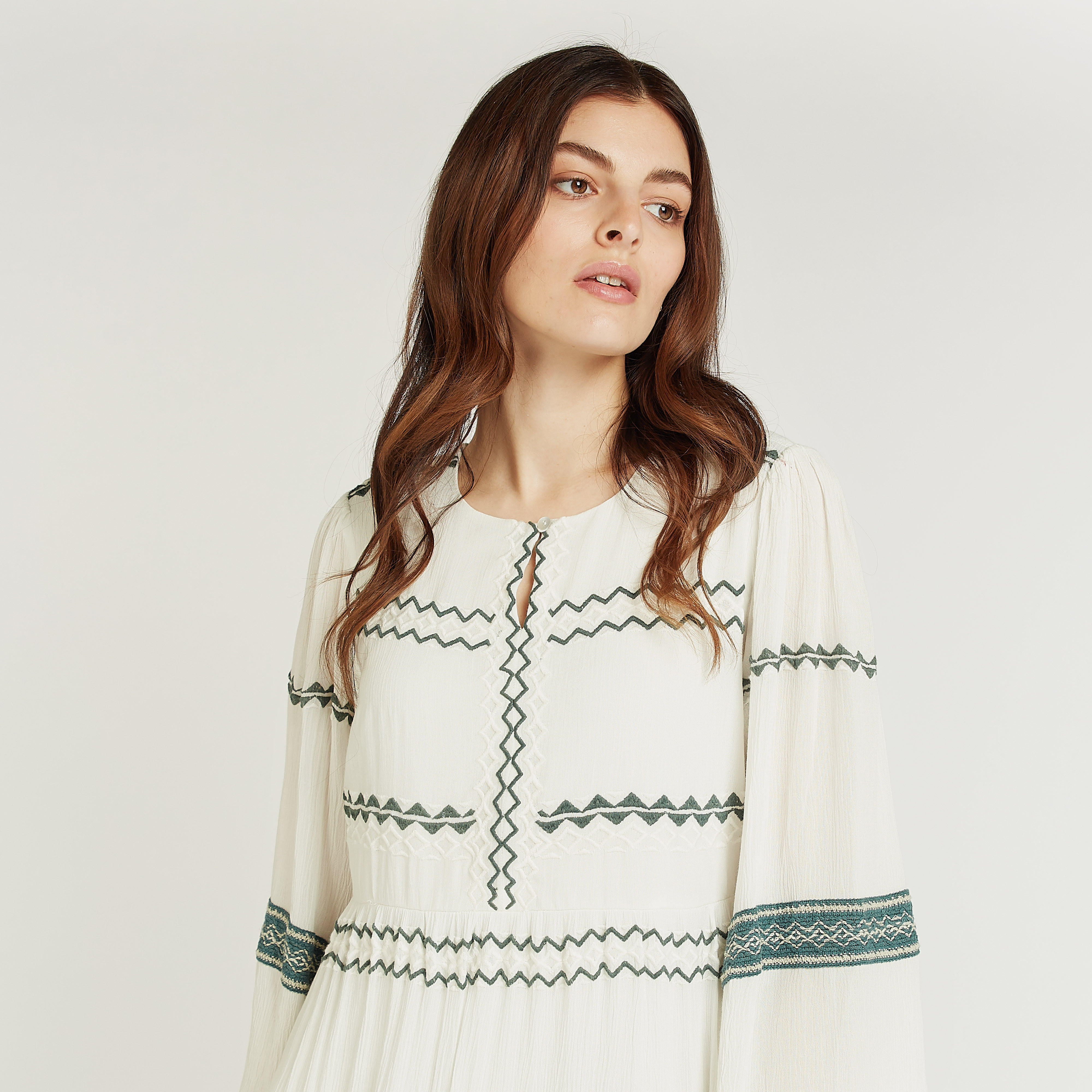 فستان إيه لاين طويل مطرّز بأكمام طويلة من آيكونيك-women-clothing-dresses-image-4