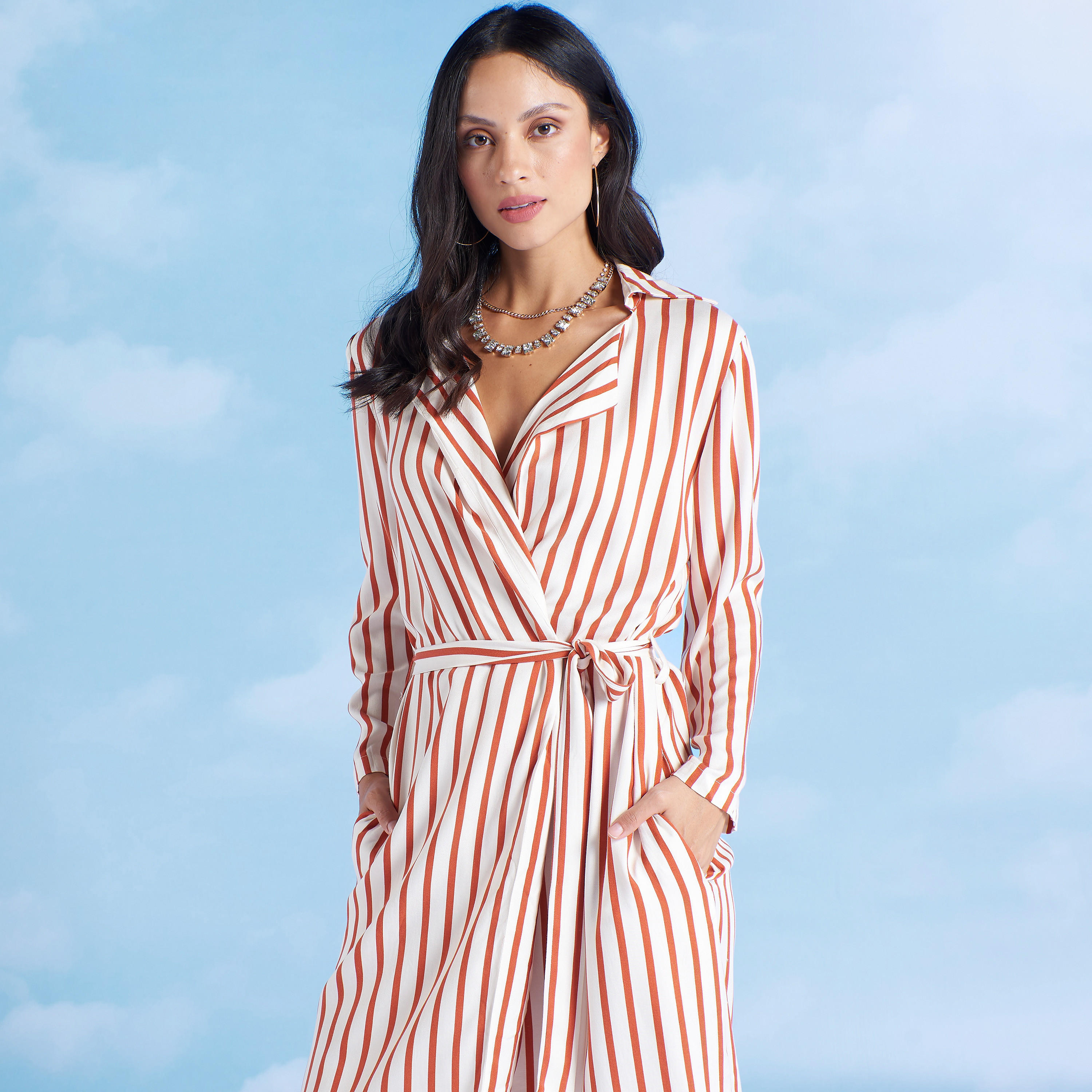 معطف مقلّم بأكمام طويلة وأربطة من آيكونيك-women-clothing-coatsandjackets-coats-image-2