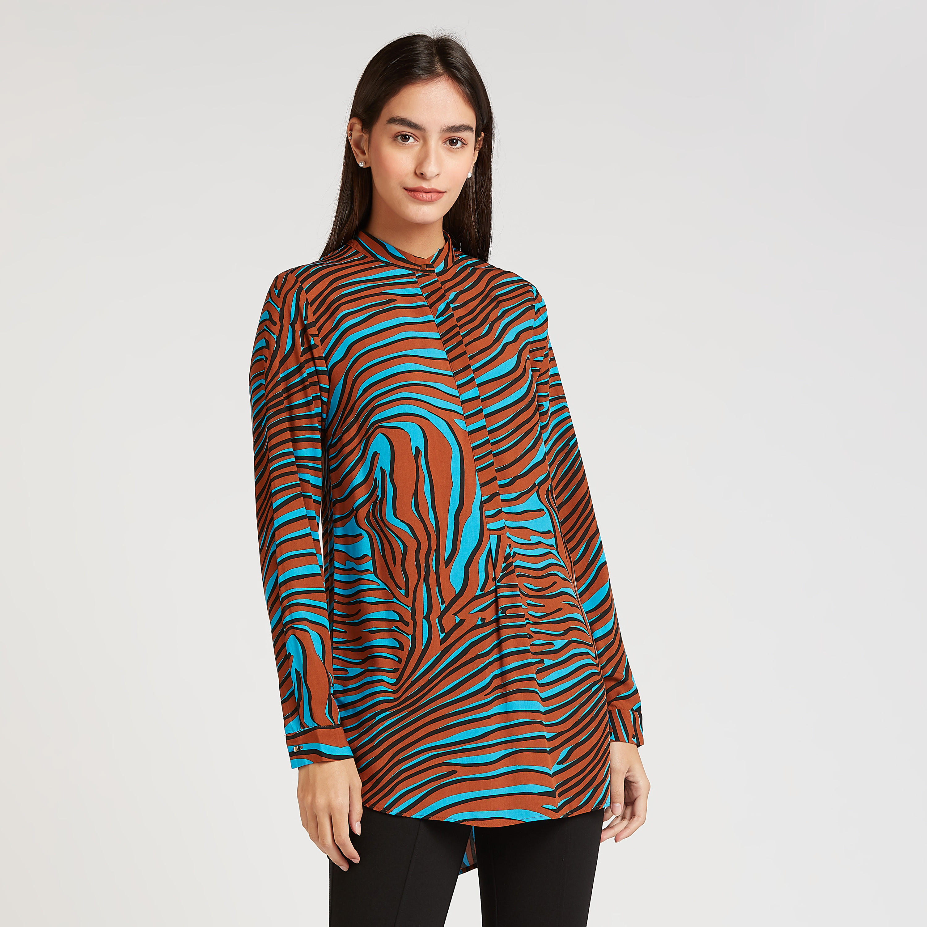 بلوزة بياقة ماندارين وأكمام طويلة وطبعات من آيكونيك-women-clothing-shirtsandblouses-blouses-image-1