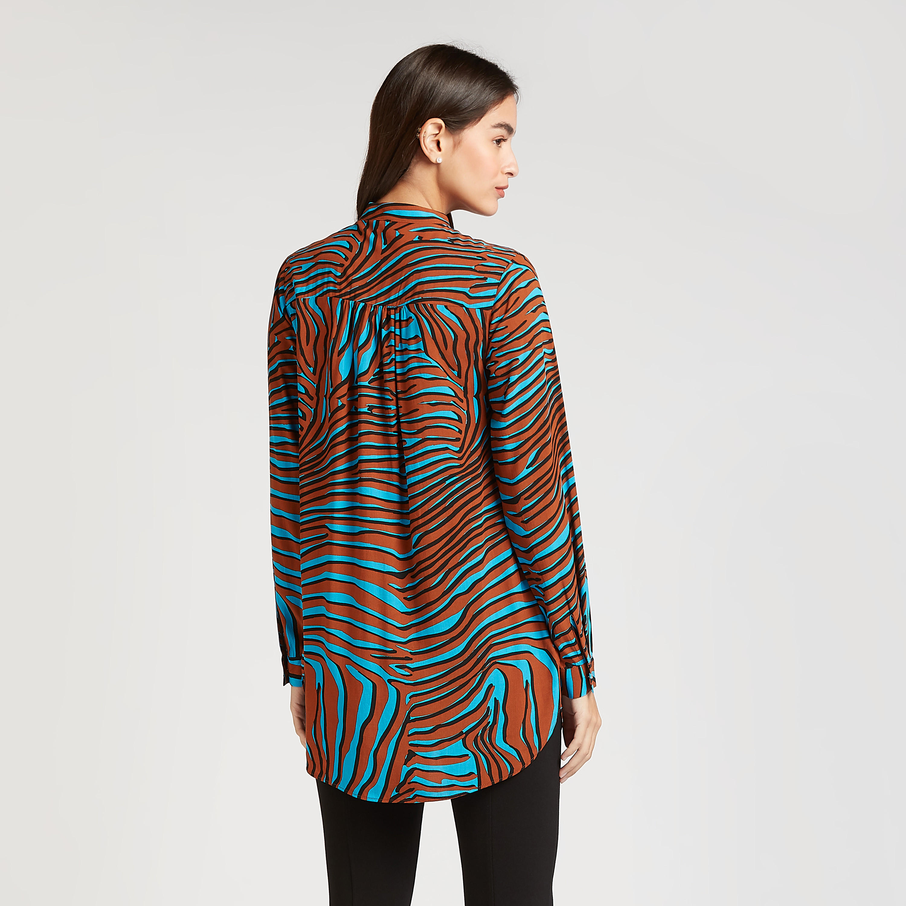 بلوزة بياقة ماندارين وأكمام طويلة وطبعات من آيكونيك-women-clothing-shirtsandblouses-blouses-image-4