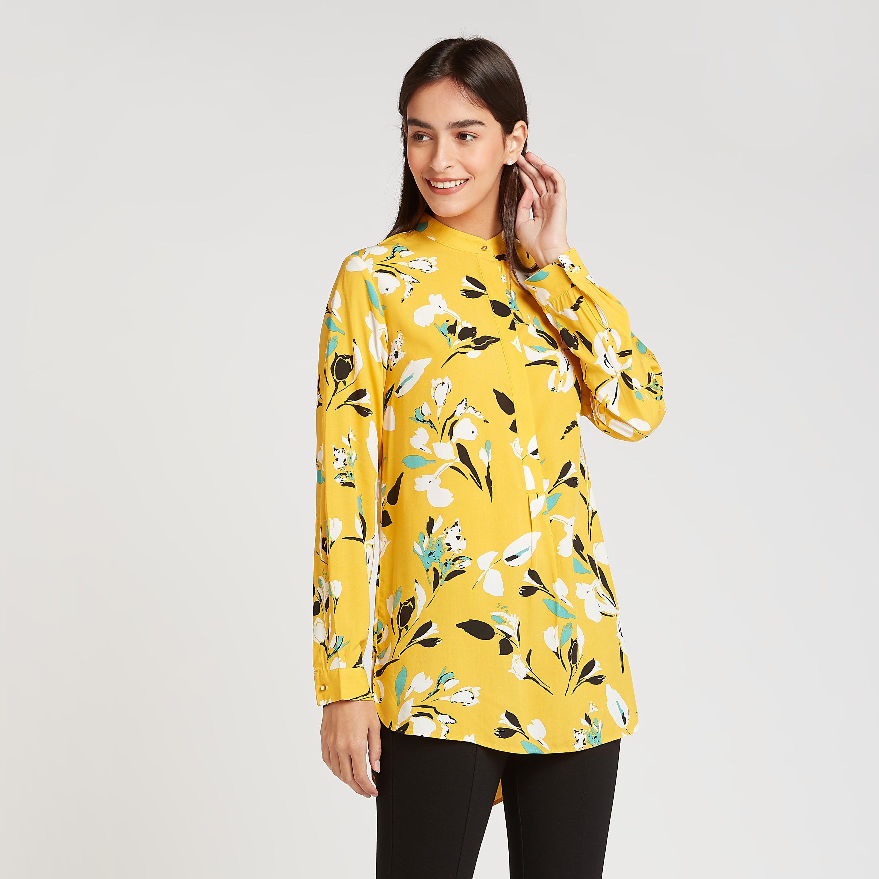 بلوزة بياقة ماندارين وأكمام طويلة وطبعات من آيكونيك-women-clothing-shirtsandblouses-blouses-image-1