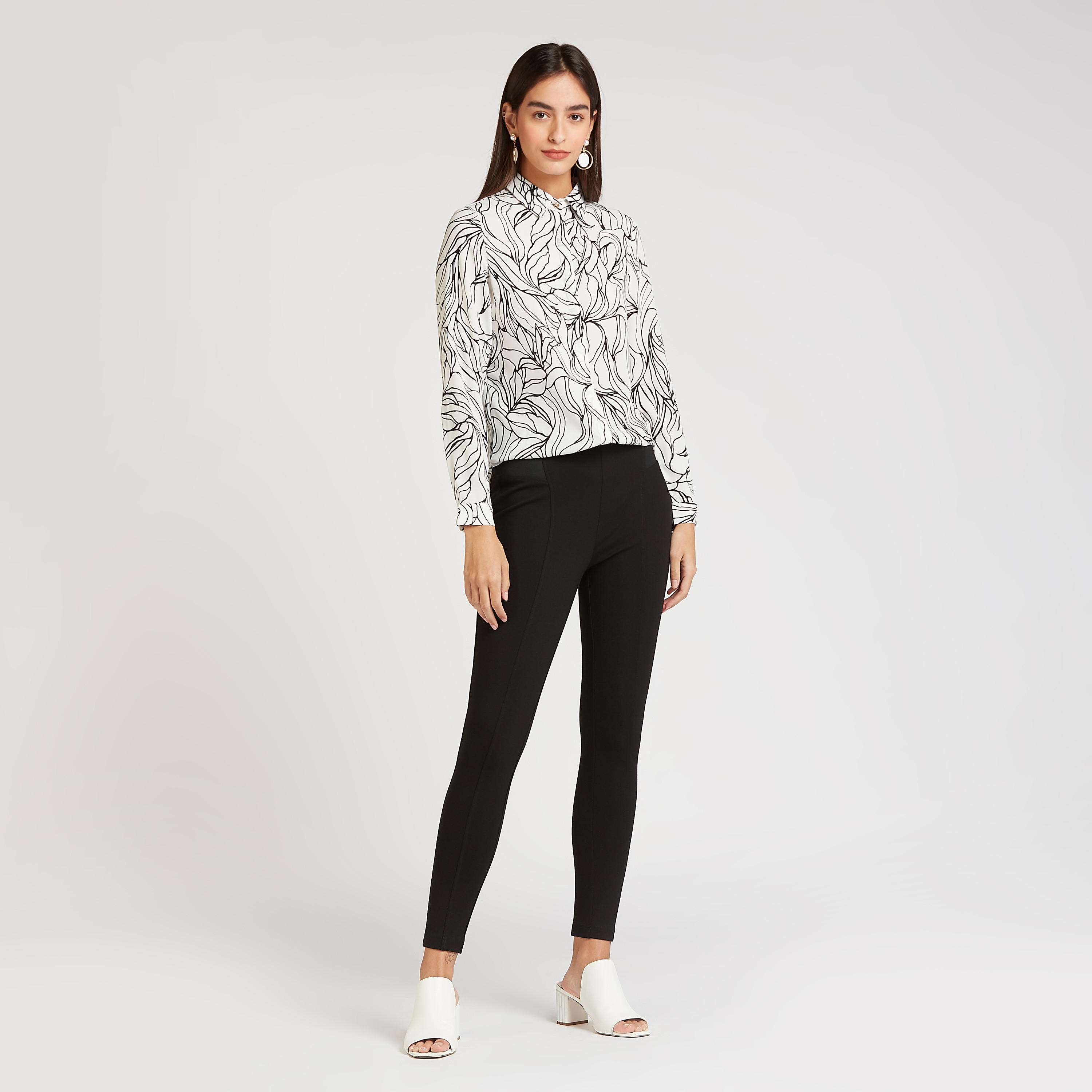 بلوزة بياقة عاديّة وأكمام طويلة و طبعات من آيكونيك-women-clothing-shirtsandblouses-blouses-image-4