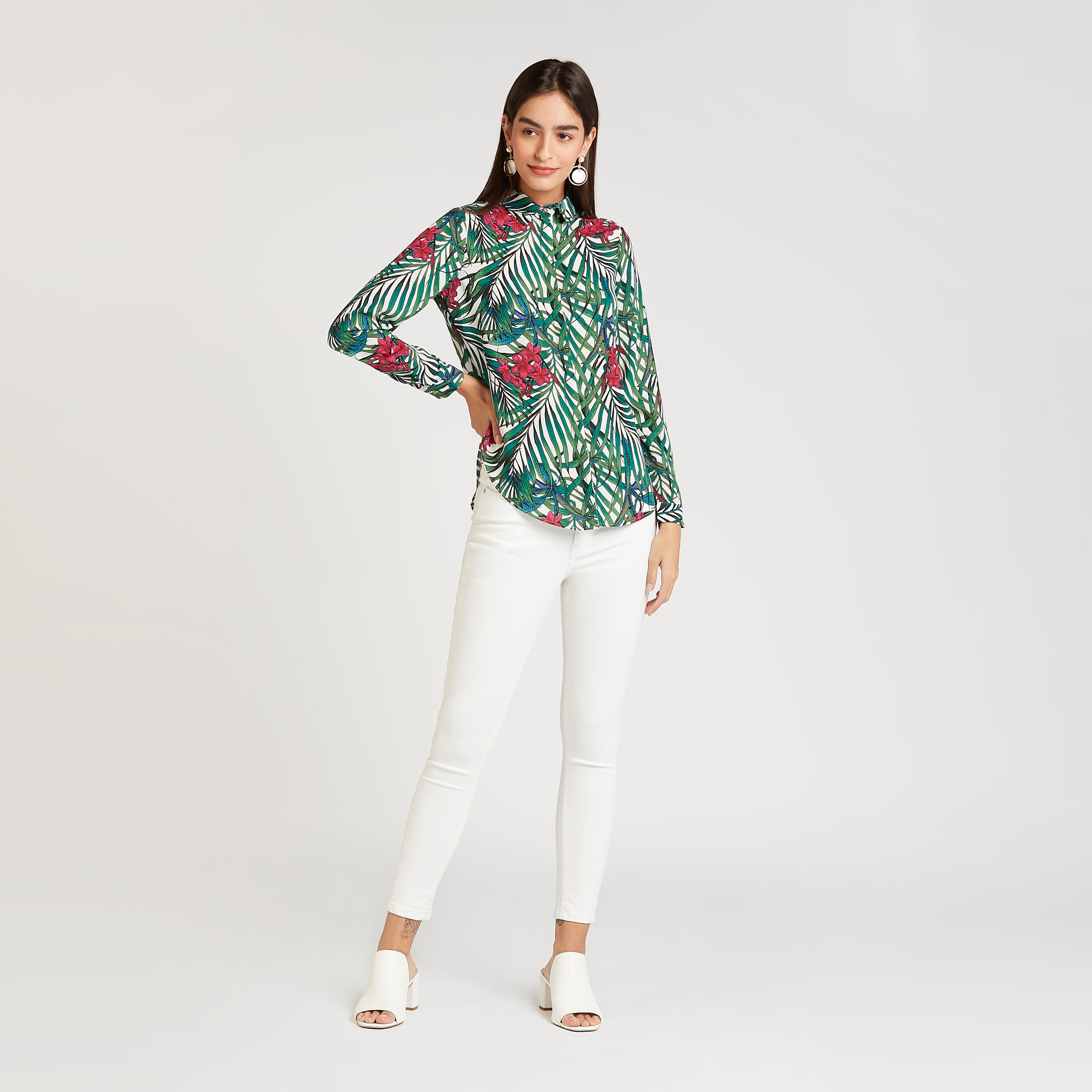 بلوزة بياقة عادية وأكمام طويلة وطبعات أزهار من آيكونيك-women-clothing-shirtsandblouses-blouses-image-2
