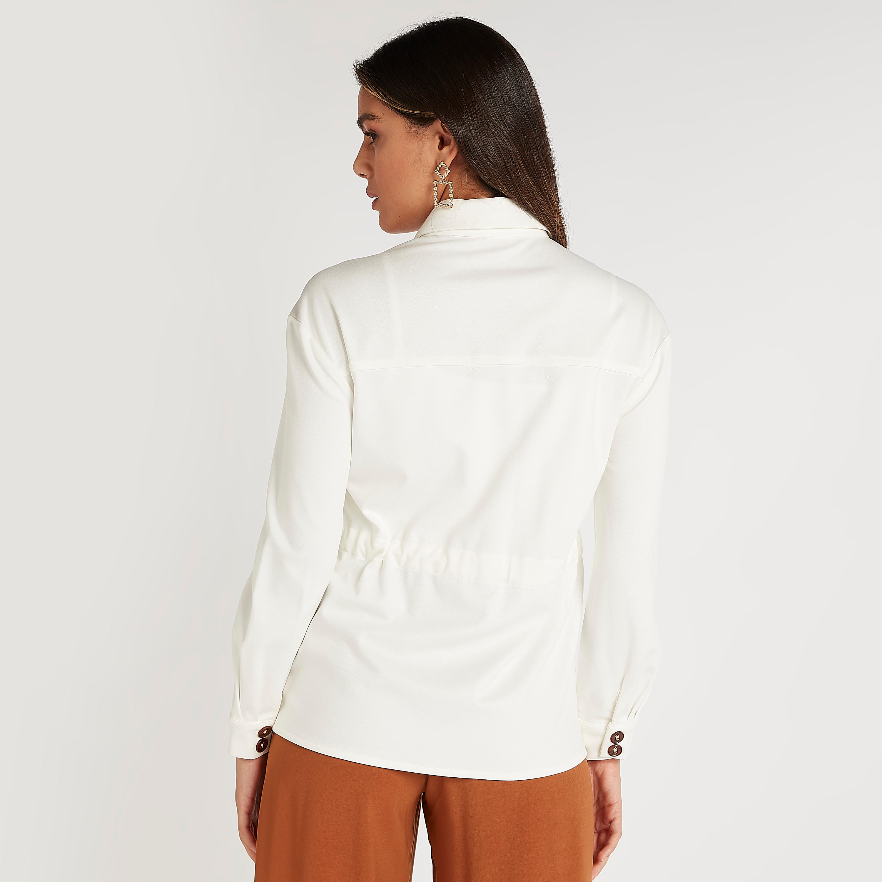 قميص سادة بأكمام طويلة بأربطة على الخصر وجيوب بطيّة من آيكونيك-women-clothing-shirtsandblouses-shirts-image-4