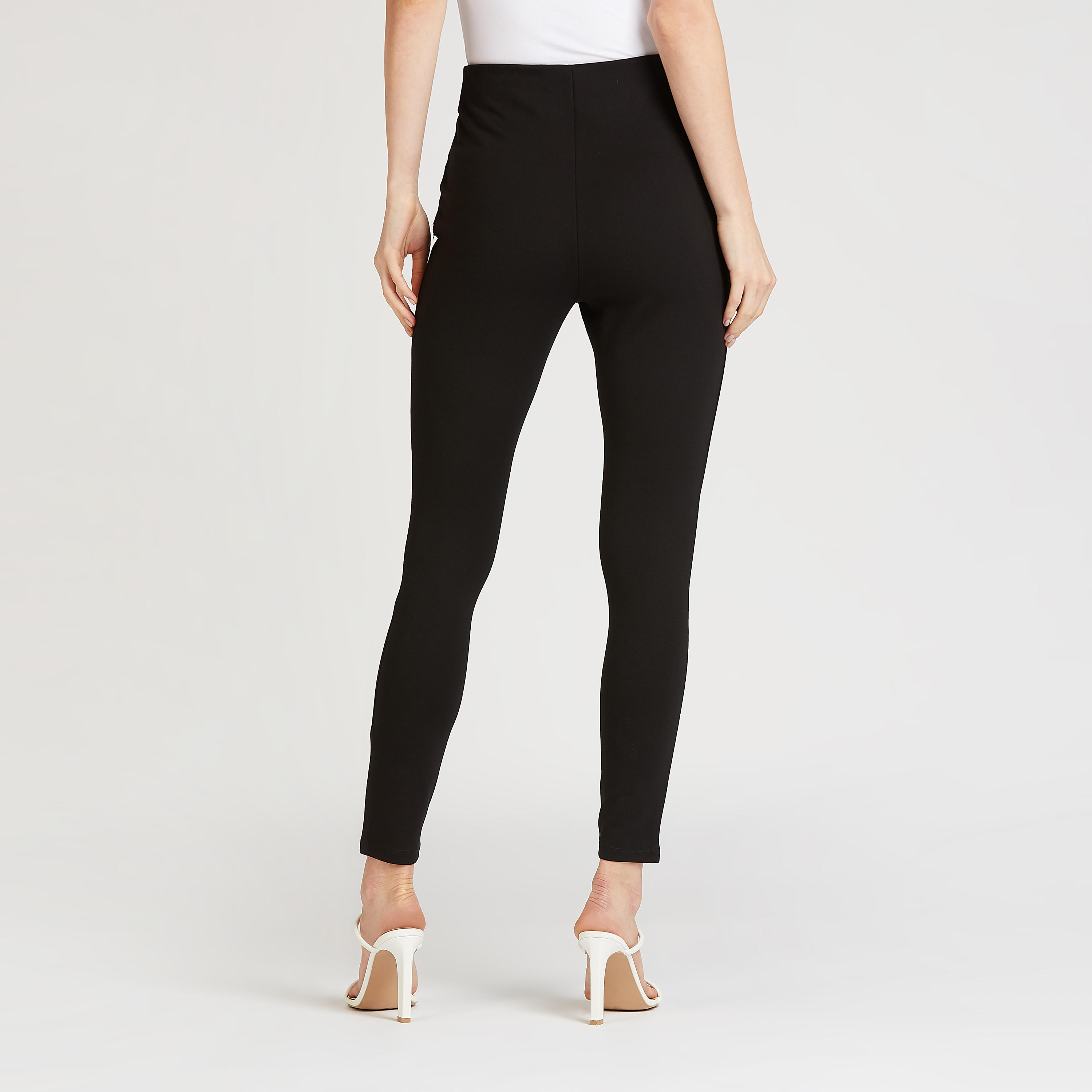 بنطلون ليقنز بارز الملمس بتفاصيل مزيّنة وخصر مطّاطي-women-clothing-bottoms-leggings-image-4