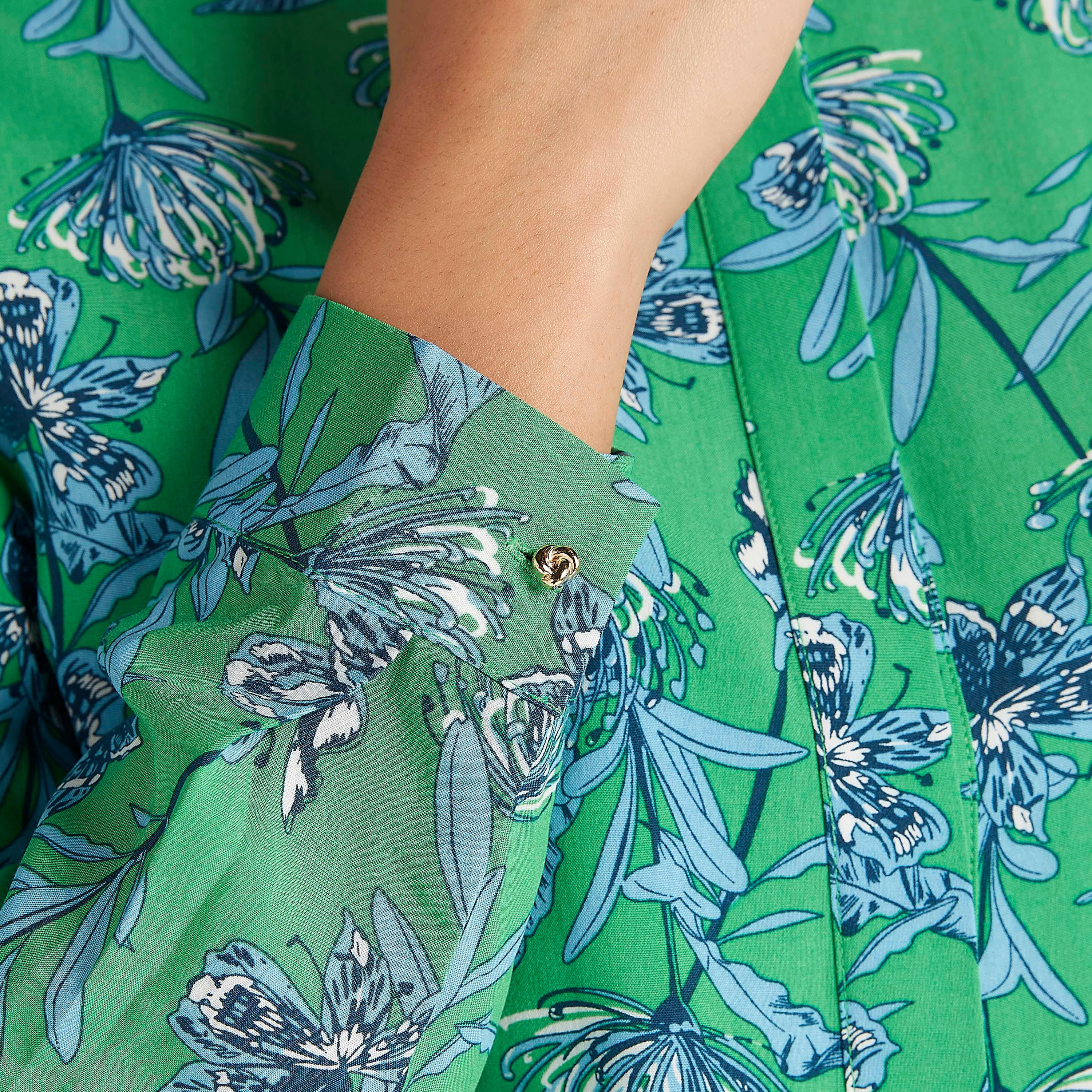 بلوزة طويلة بياقة بأكمام طويلة وطبعات أزهار من آيكونيك-women-clothing-shirtsandblouses-blouses-image-3