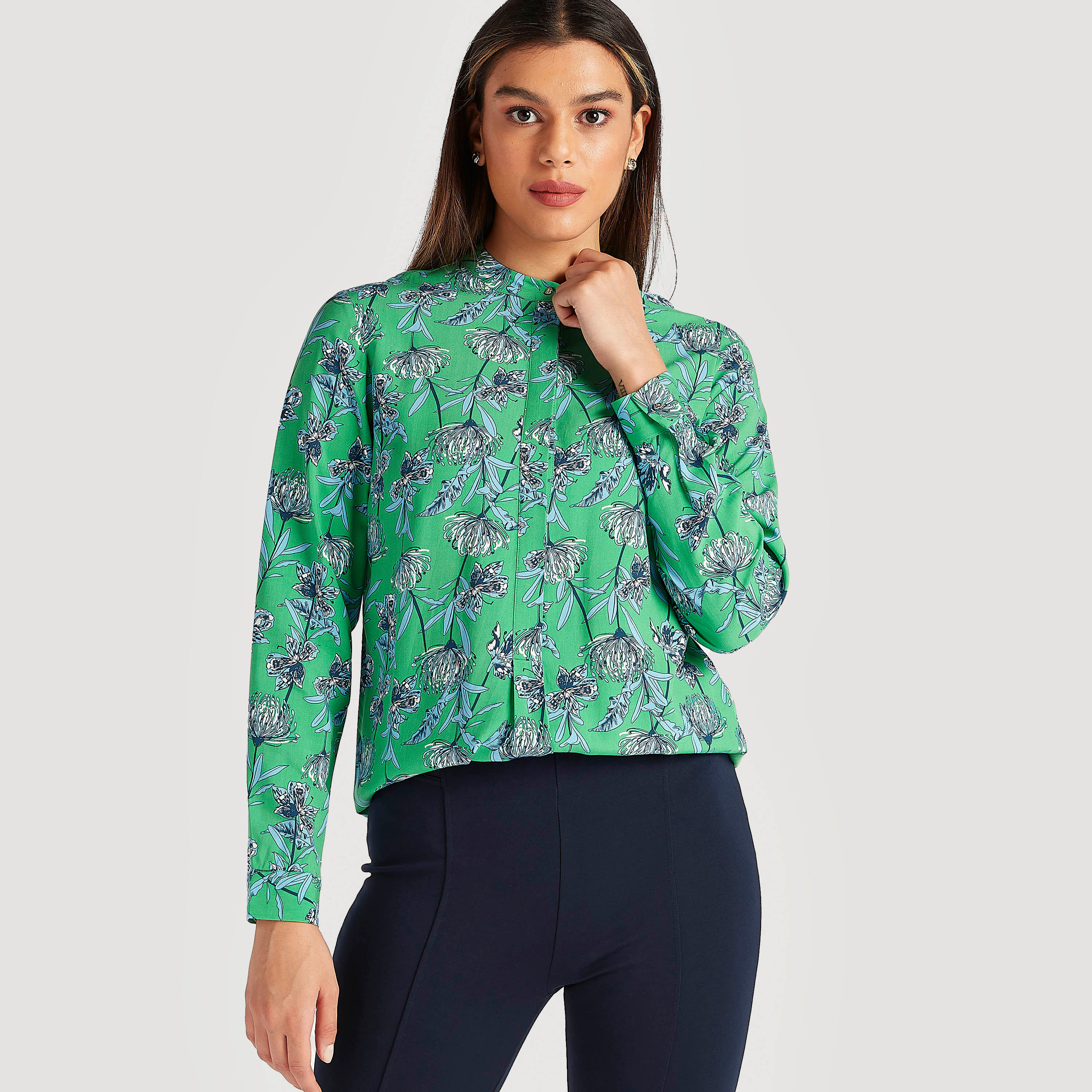 بلوزة طويلة بياقة بأكمام طويلة وطبعات أزهار من آيكونيك-women-clothing-shirtsandblouses-blouses-image-5