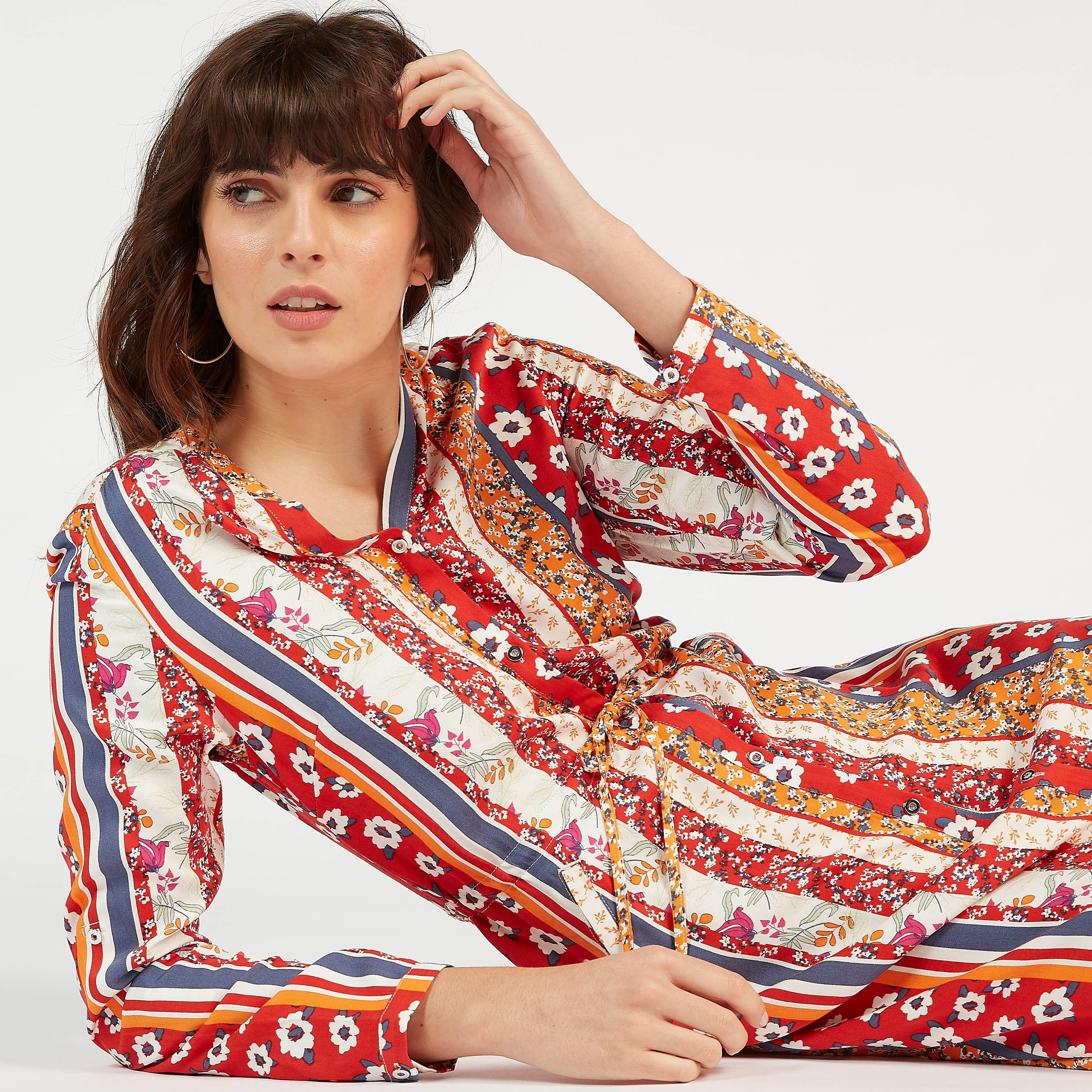 فستان قميص بأكمام طويلة وجيوب وطبعات من أيكونيك-women-clothing-dresses-image-2