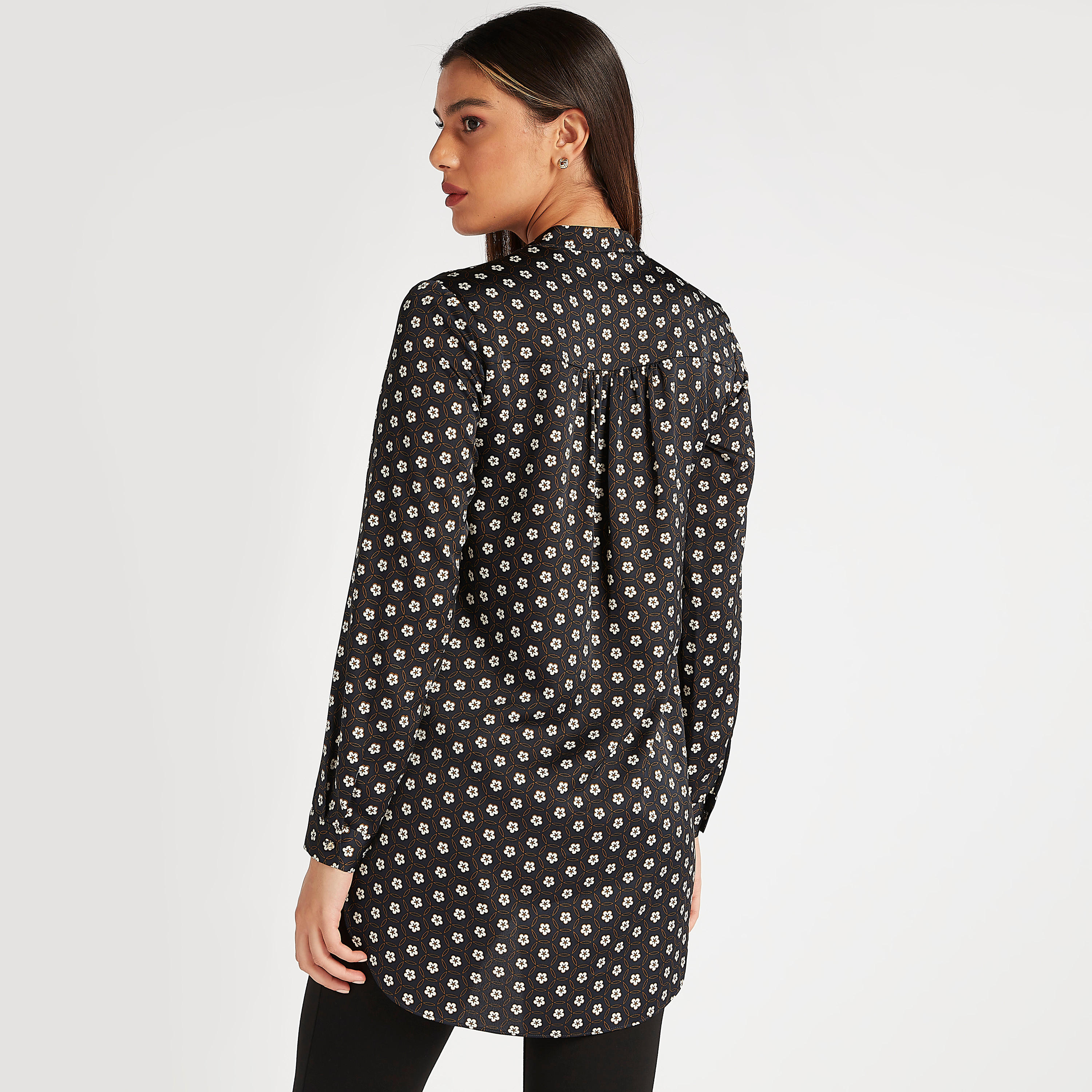 بلوزة طويلة بياقة بأكمام طويلة وطبعات أزهار من آيكونيك-women-clothing-shirtsandblouses-blouses-image-4