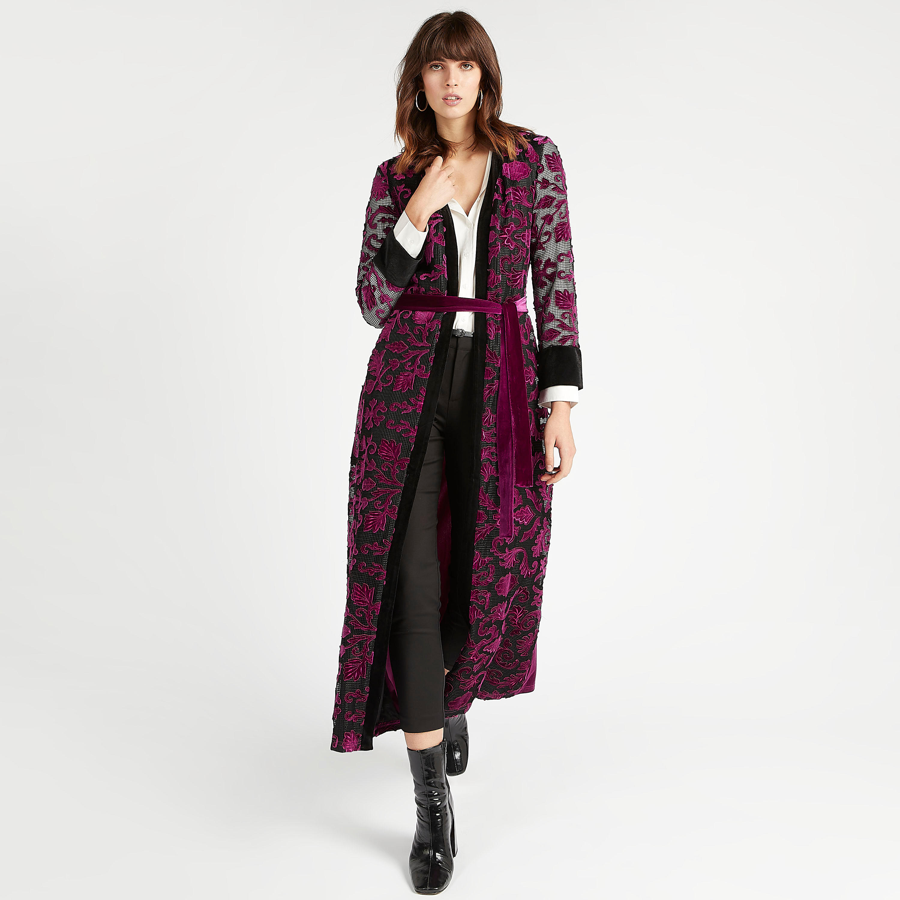 روب طويل بارز الملمس بأكمام طويلة وخصر بحزام-women-clothing-shirtsandblouses-blouses-image-1