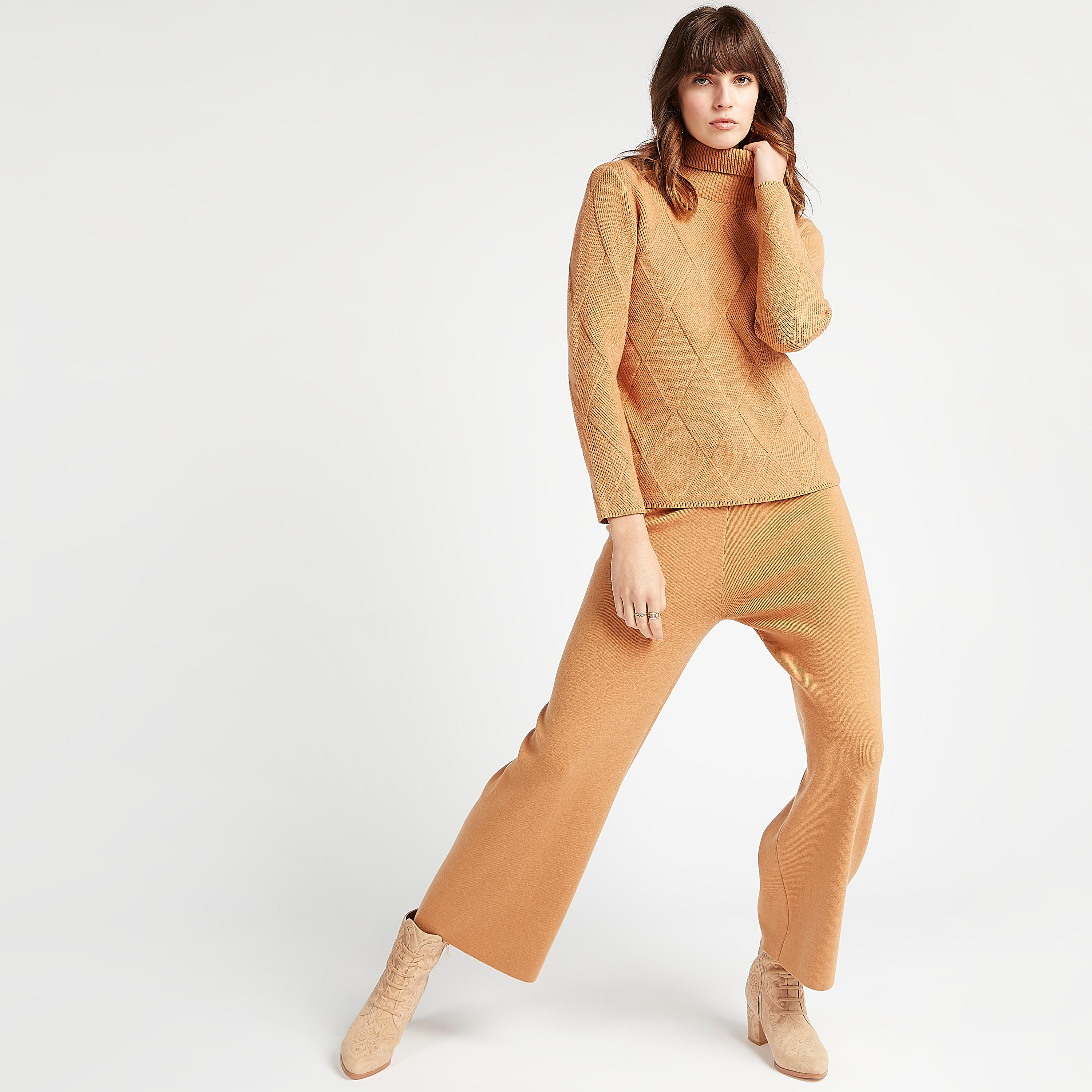 كنزة مستدامة بارزة الملمس بياقة عالية وأكمام طويلة من آيكونيك-women-clothing-cardigansandjumpers-jumpers-image-2