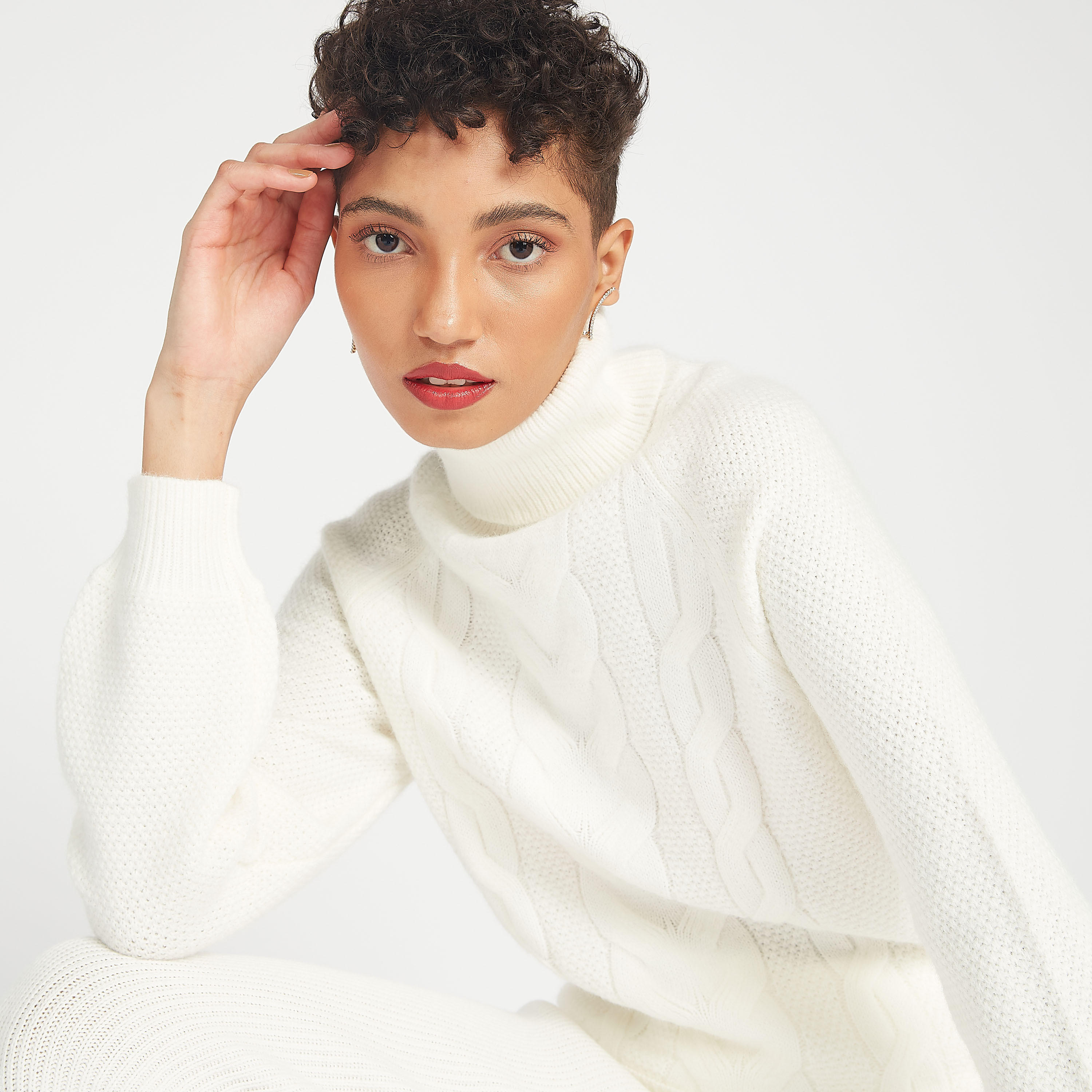 كنزة مستدامة بياقة عالية وغرز متداخلة وأكمام طويلة من آيكونيك-women-clothing-cardigansandjumpers-jumpers-image-1