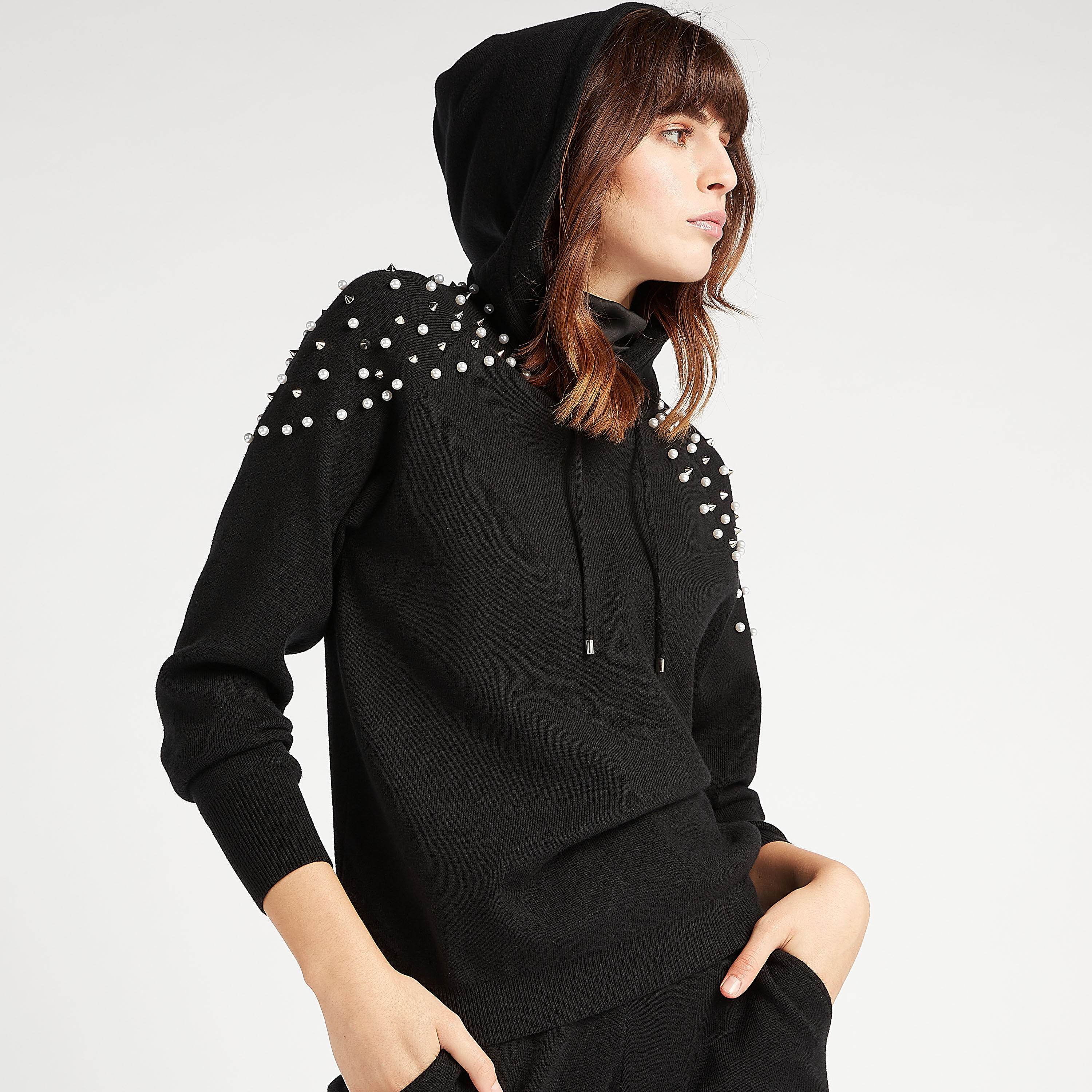 هودي مستدام مزيّن باللّؤلؤ مع أكمام طويلة من آيكونيك-women-winterwear-hoodiesandsweatshirts-hoodies-image-1