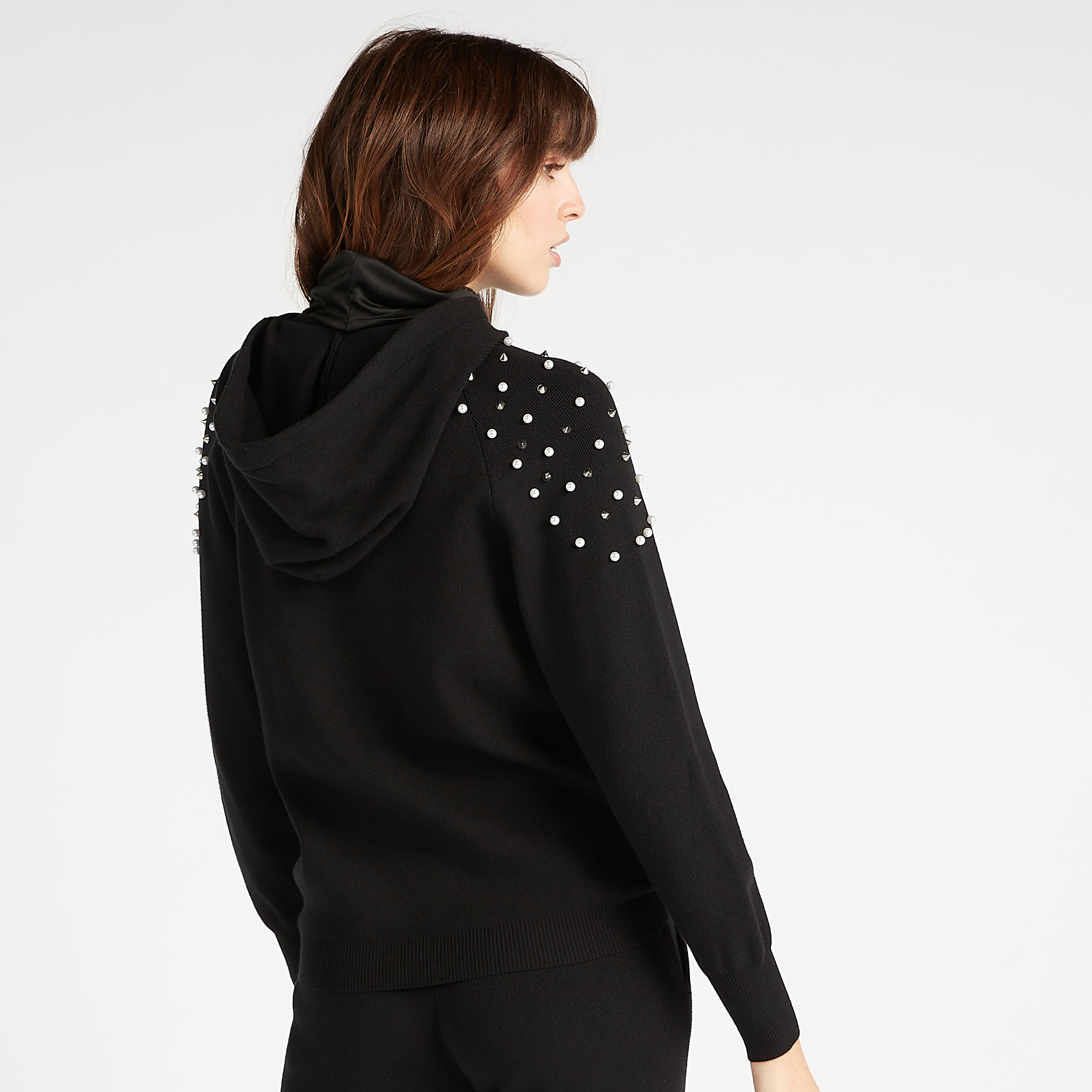 هودي مستدام مزيّن باللّؤلؤ مع أكمام طويلة من آيكونيك-women-winterwear-hoodiesandsweatshirts-hoodies-image-4