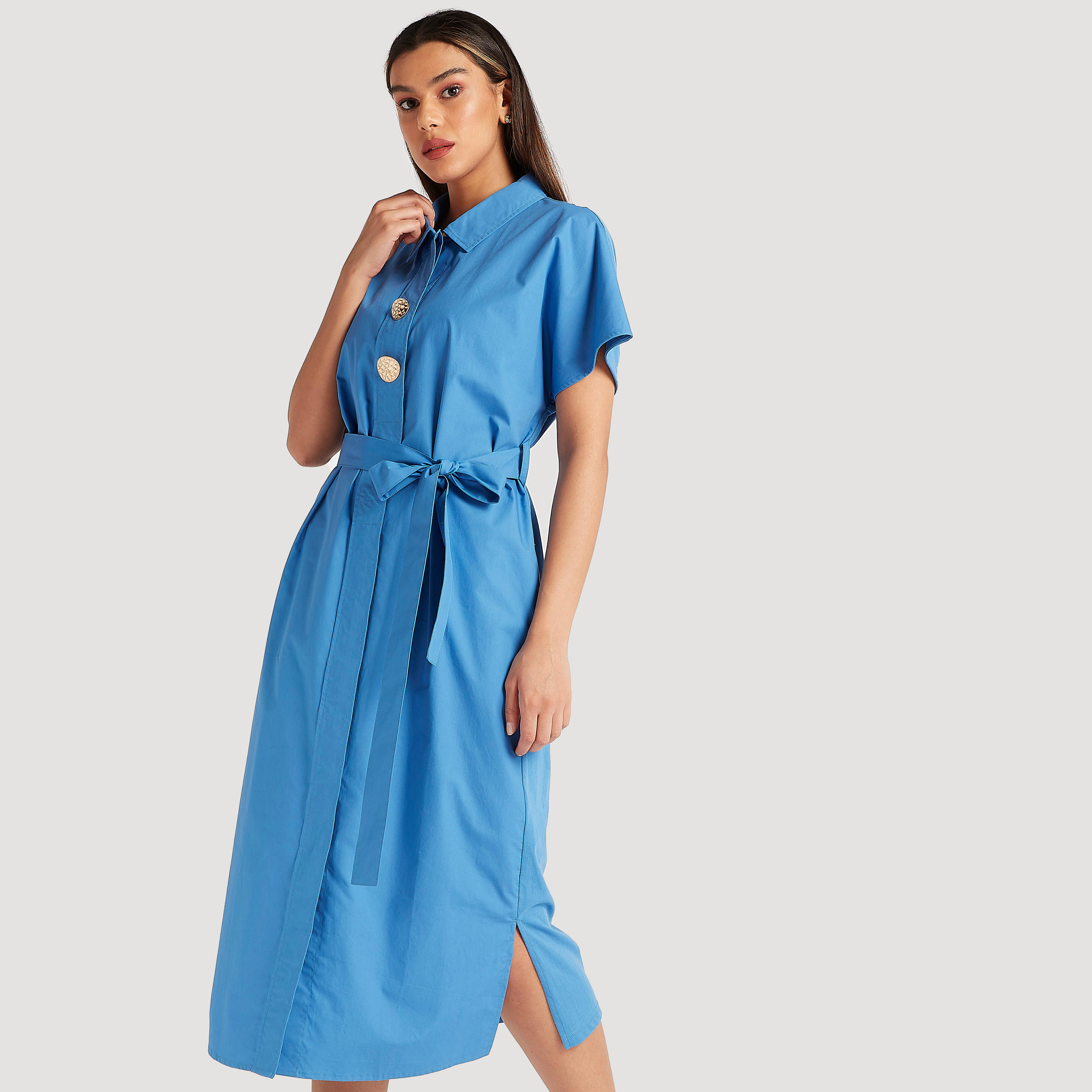 فستان قميص متوسط الطول بأكمام قصيرة وحزام من آيكونك-women-clothing-dresses-image-1