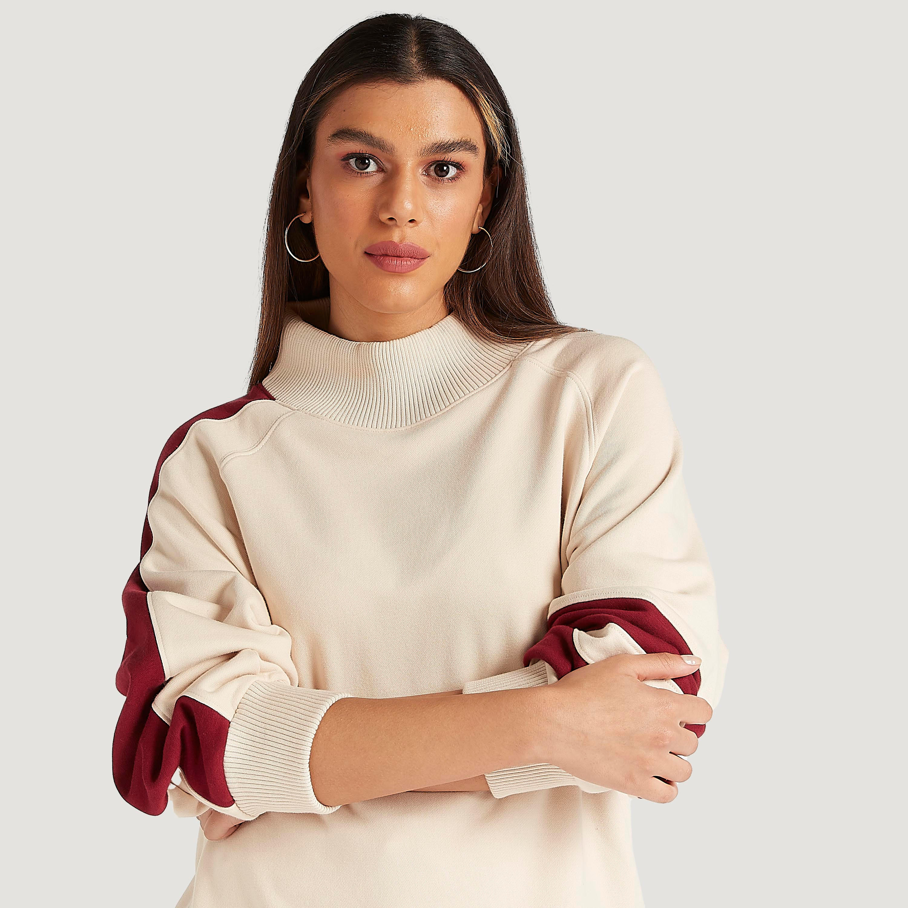 سويت شيرت بتصاميم مغايرة وأكمام طويلة وياقة عالية من آيكونيك-women-winterwear-hoodiesandsweatshirts-sweatshirts-image-3