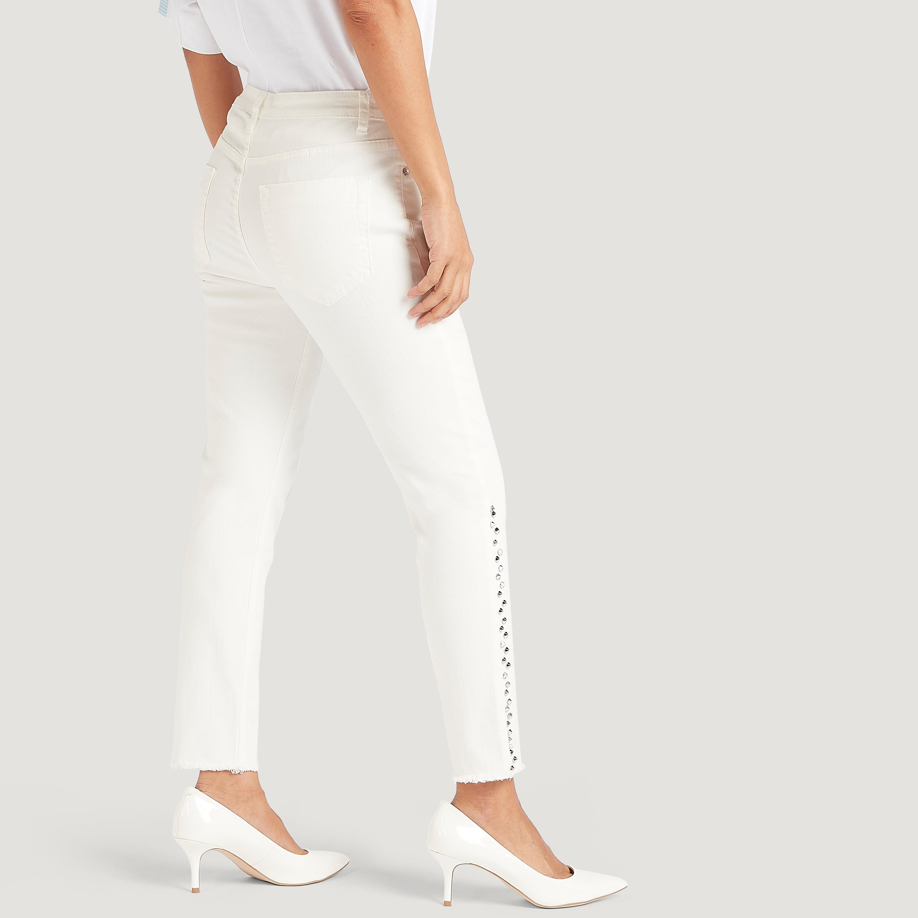 بنطلون جينز بقصة سكيني وخصر متوسط الارتفاع وتفاصيل مزينة من آيكونيك-women-clothing-bottoms-jeans-image-4
